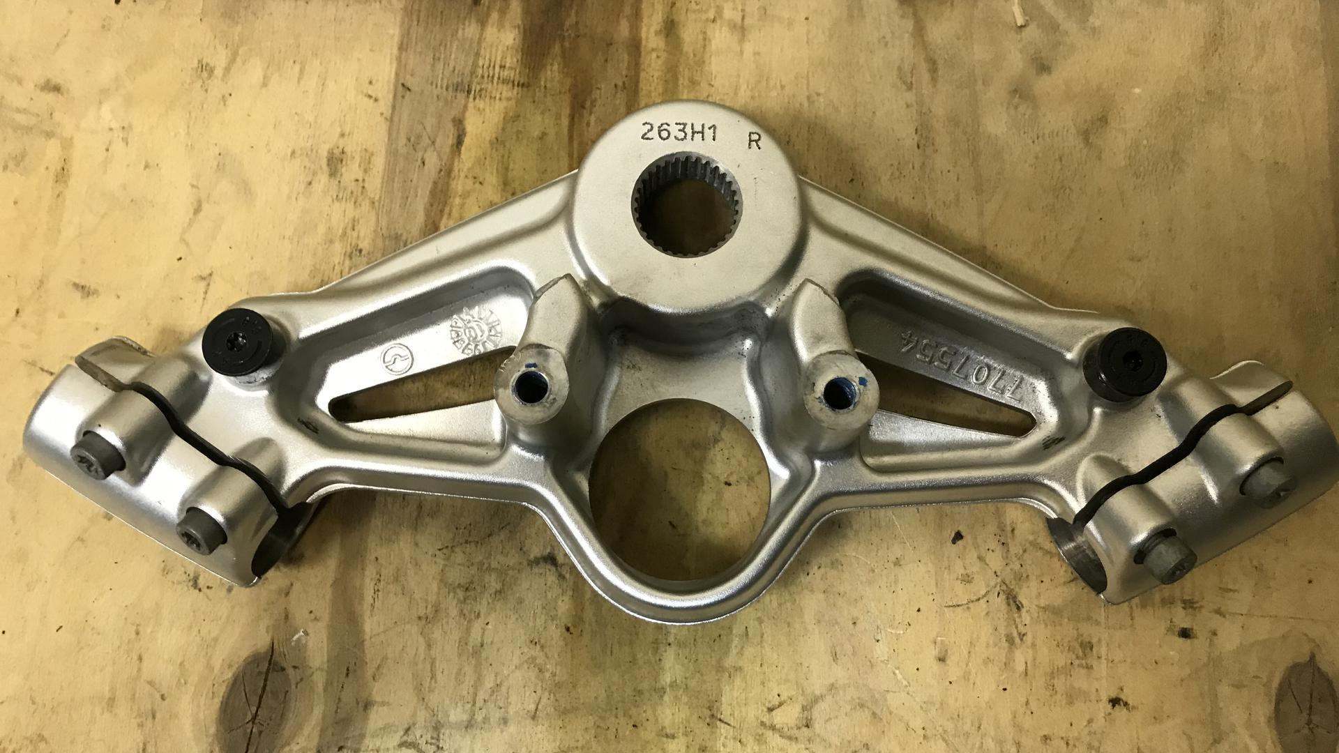 Перемычка рулевого управления 32717707554