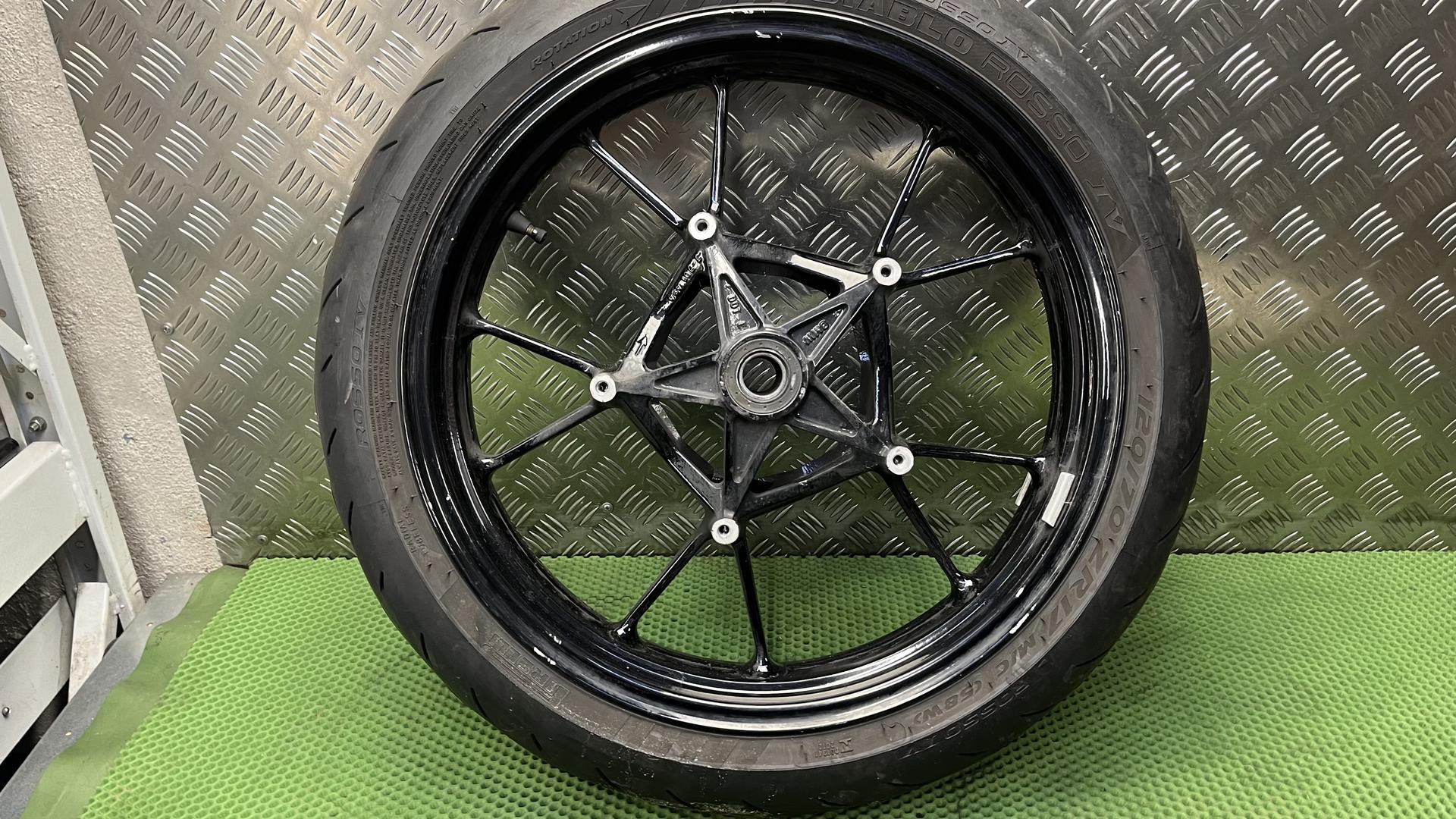 Переднее колесо черное S1000R/RS K46-47 36318548897