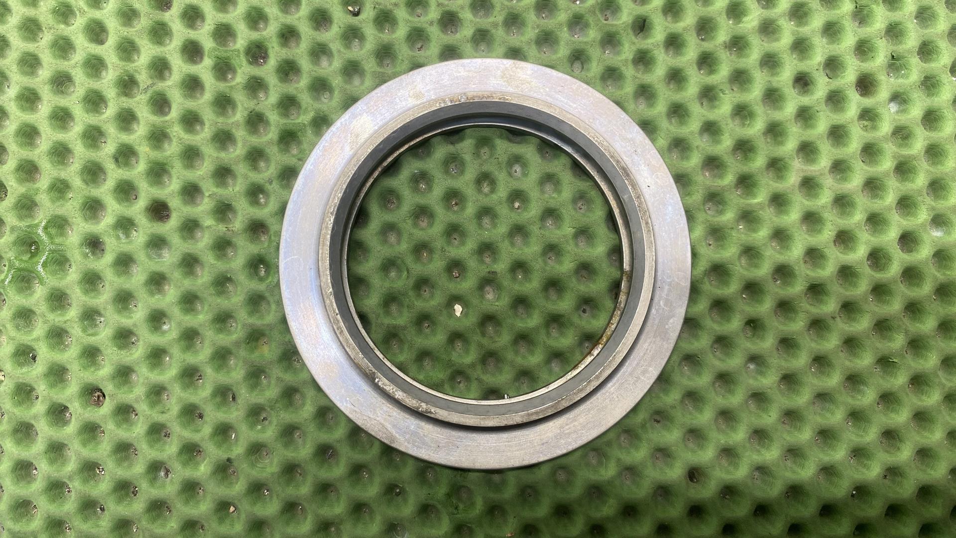 Распорное кольцо редуктора (без сапуна) 33118521832