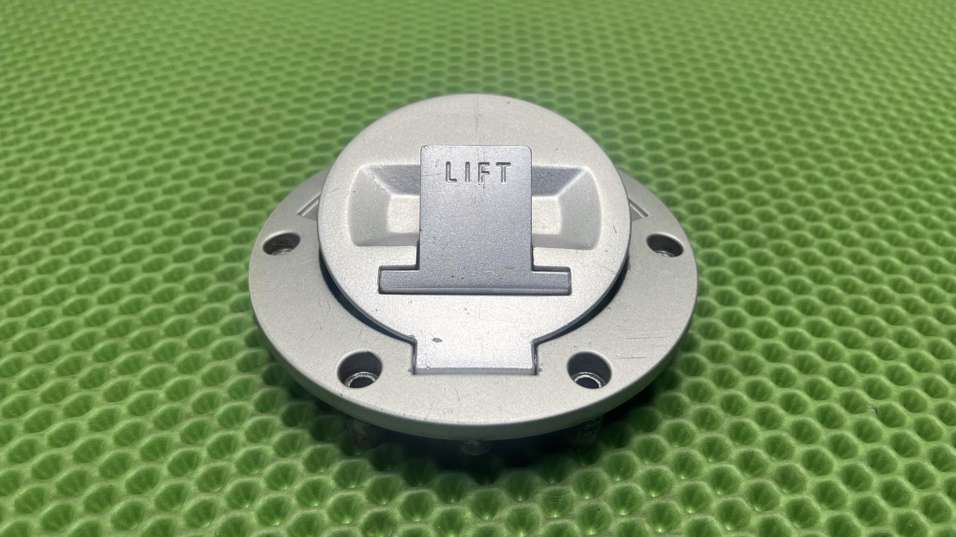 запорный механизм топливного бака 16117706777