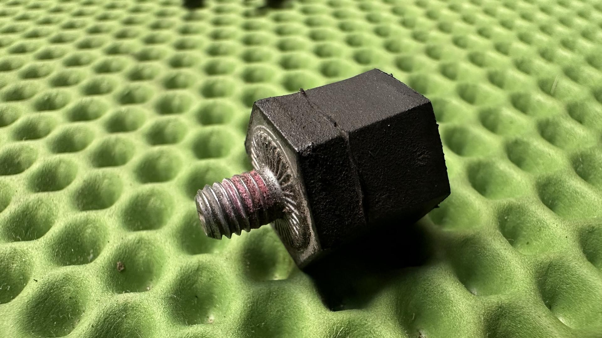 Буфер резинометаллический айрбокса R1200XX M6X15.5 13717672542