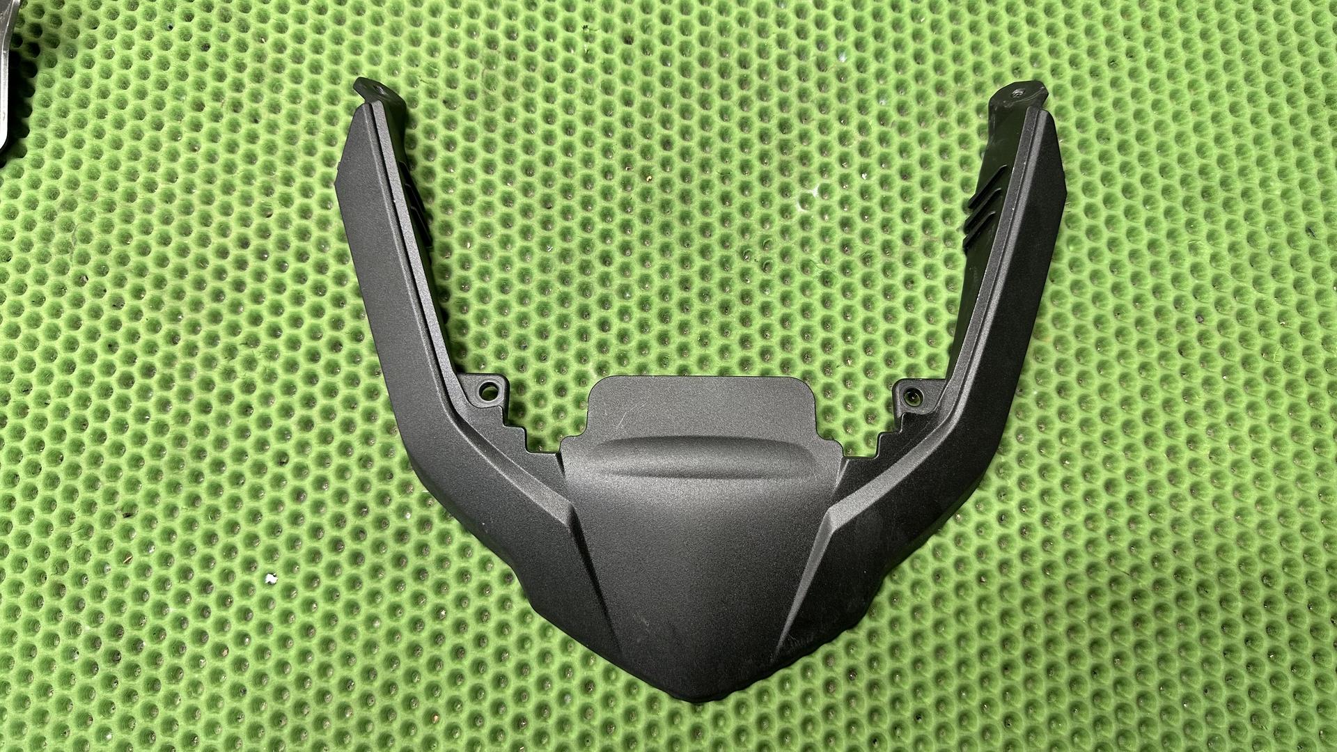 Кожух отсека для мобильного телефона K1600 рест. (с 2022 г.) 46631540843