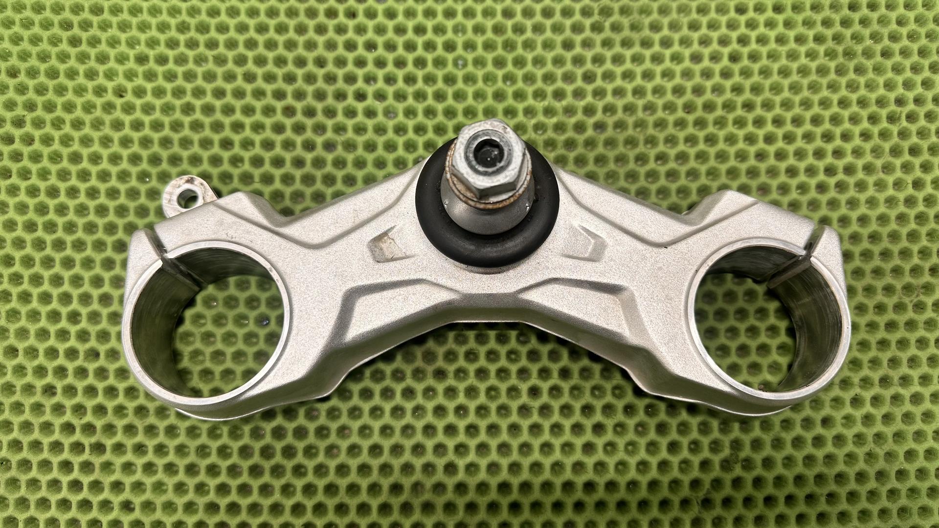 Перемычка вилки Нж с шаровым шарниром 31429443337