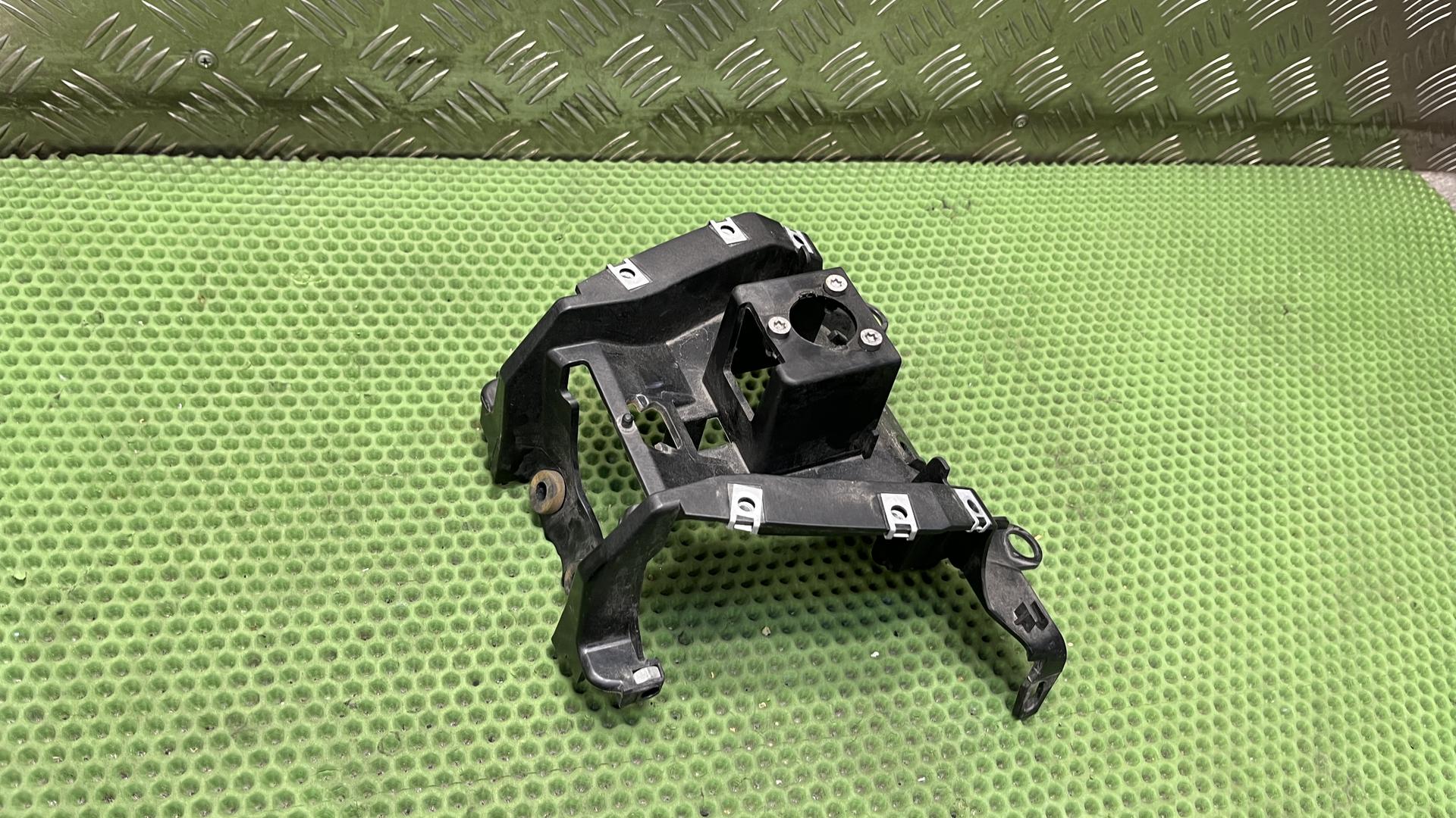 Деталь заднего кронштейна R1200ST K28 46637677025