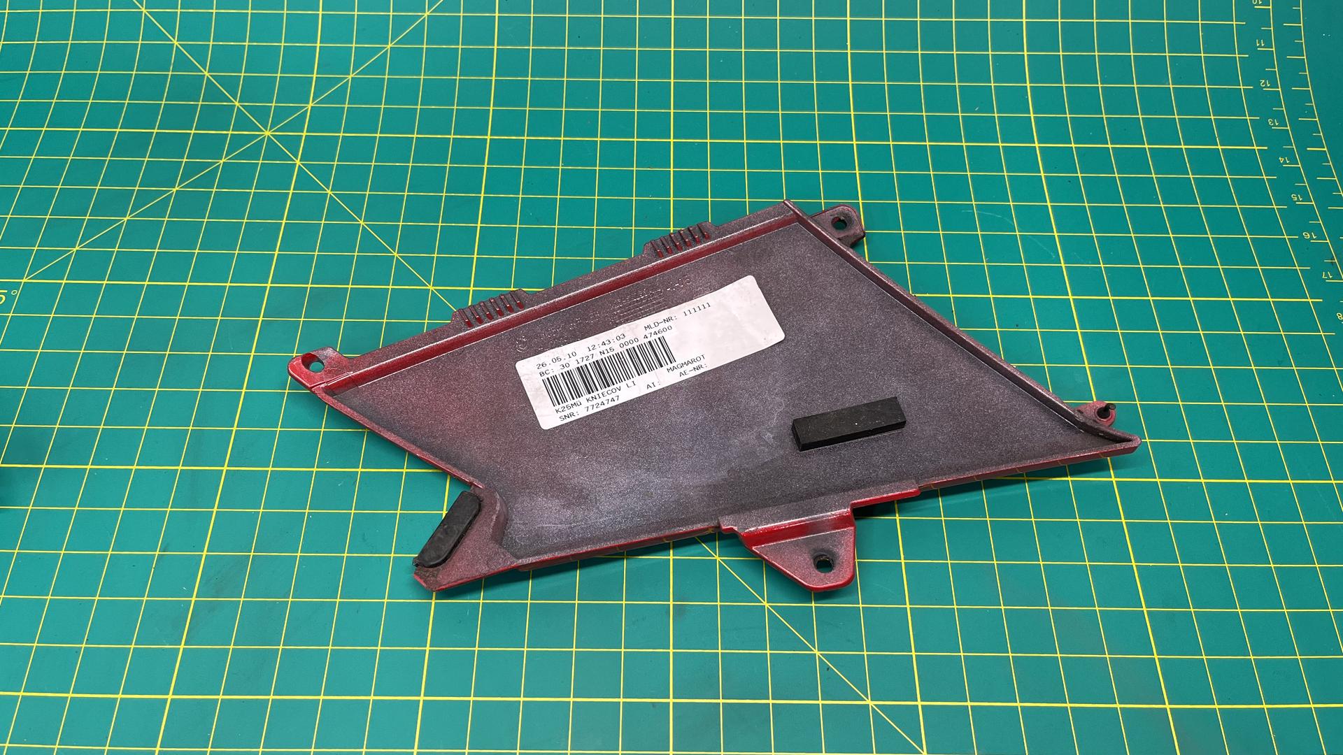 Облицовка топливного бака Л 46637693433