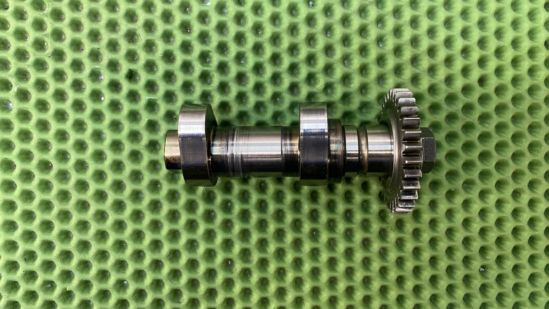 Распредвал впускных клапанов Л 11318524353