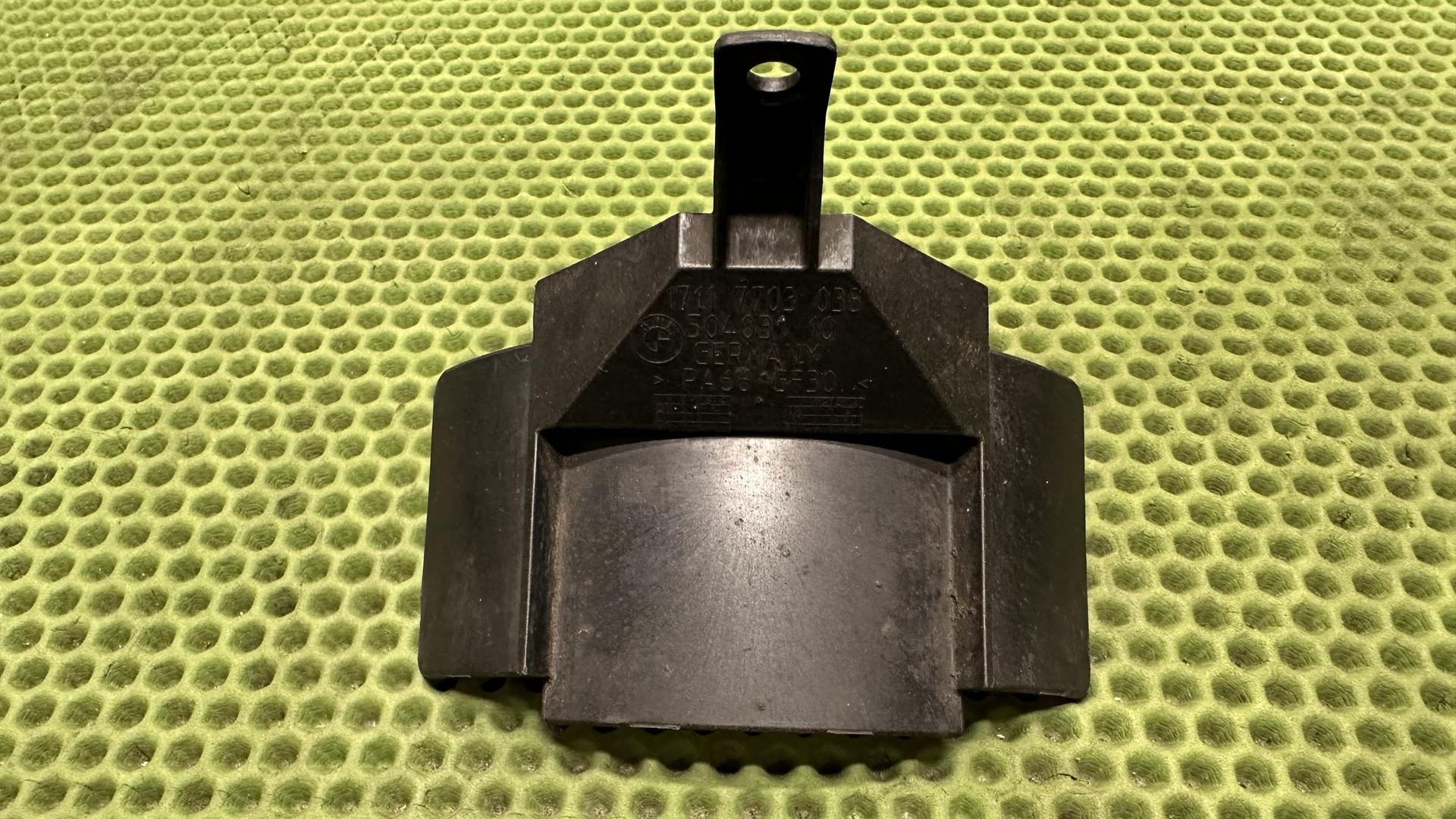 Кожух вентилятора F800S/ST/GT/R K71/73 17117703038