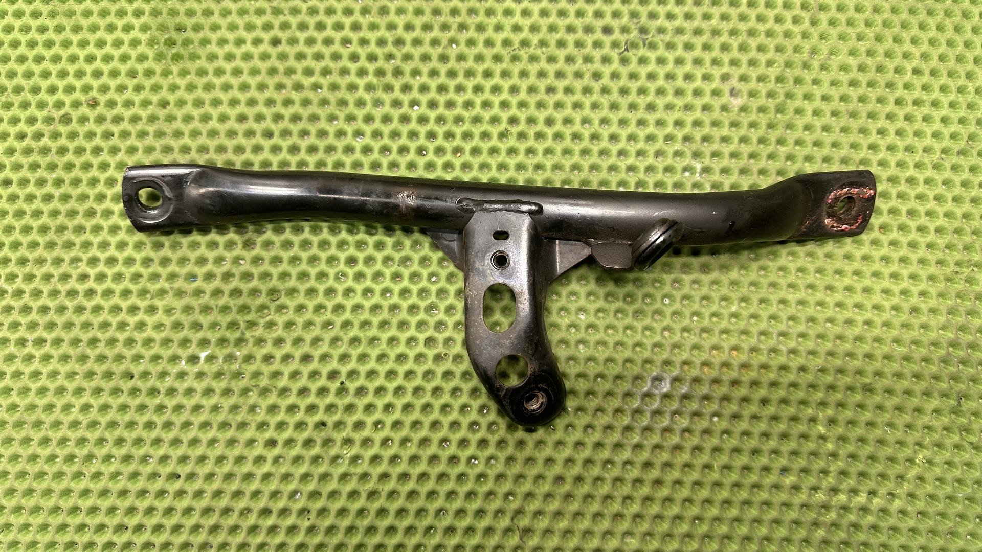 Растяжка рамы правая R1200 GS/GSA K25 46517664152