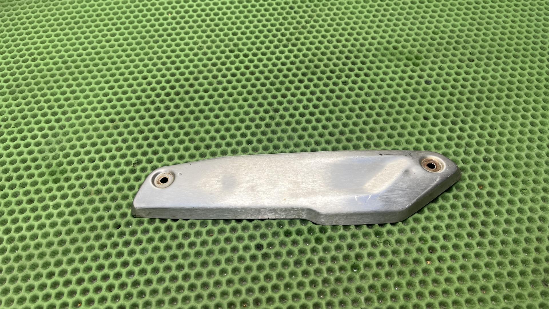 Накладка коллектора F900R/XR K83/84 18519899020