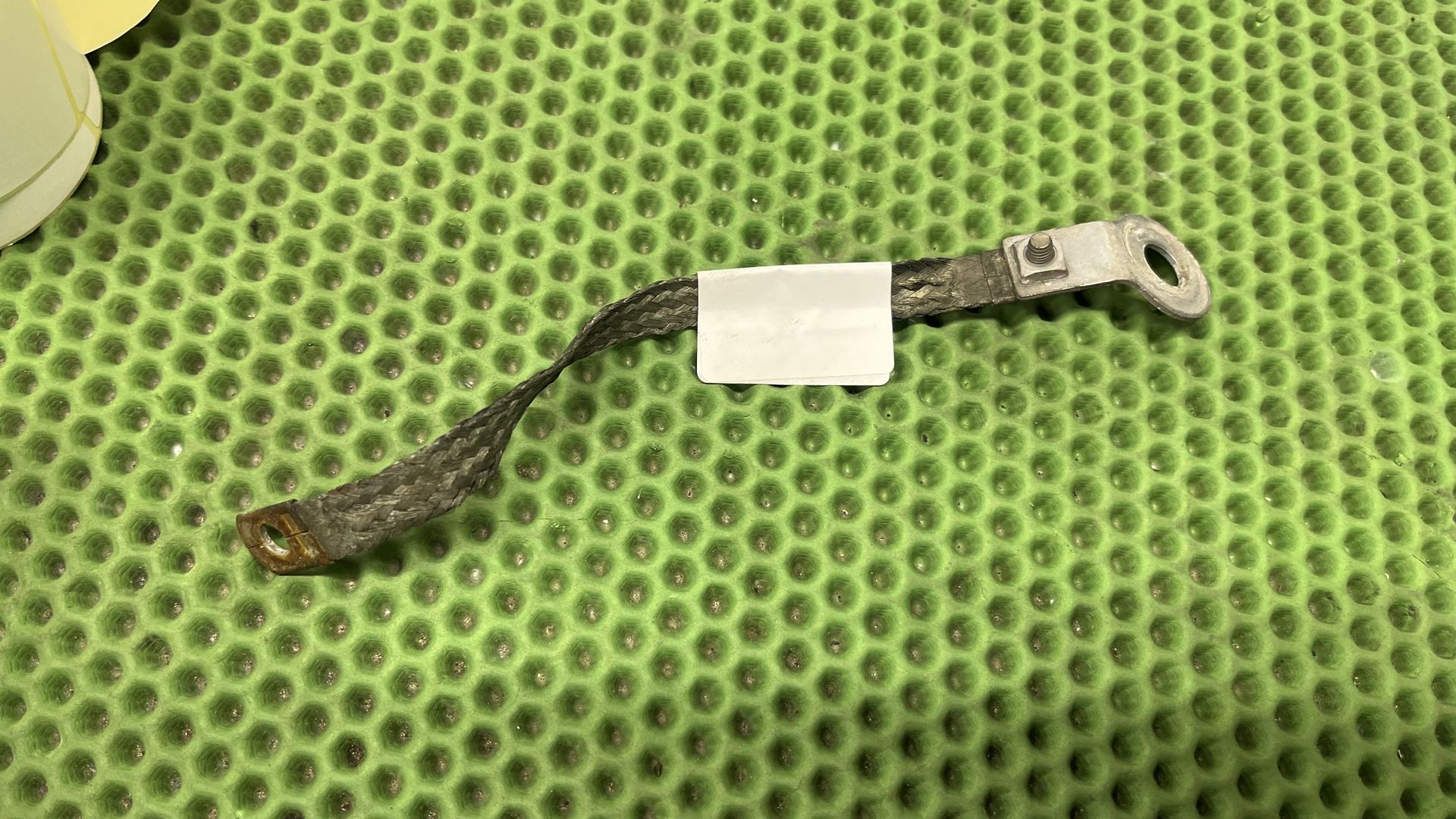 Провод массы (под антенну) 65311459560