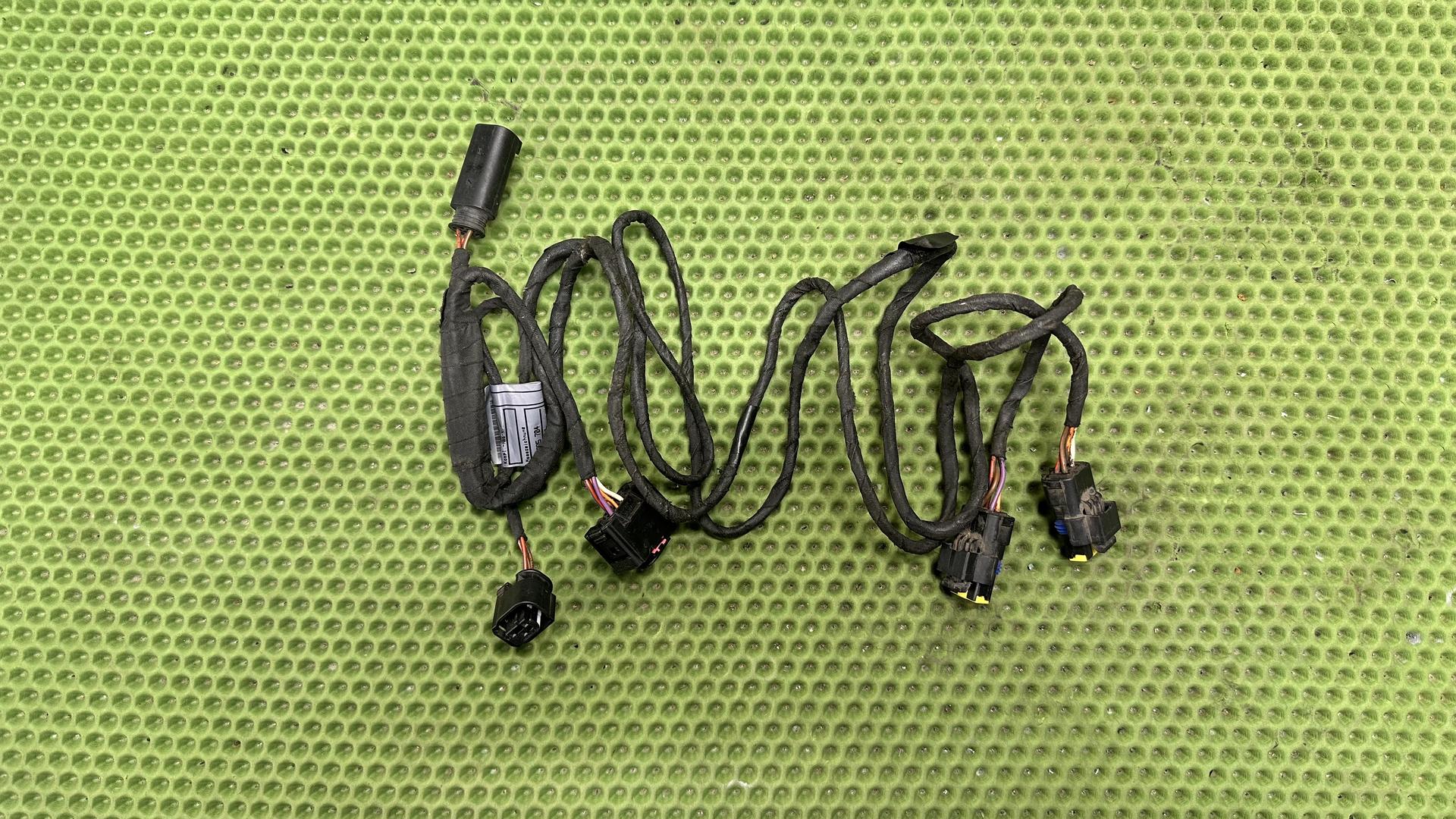 Жгут пров.светодиод.доп.фара даль.света 61128535705