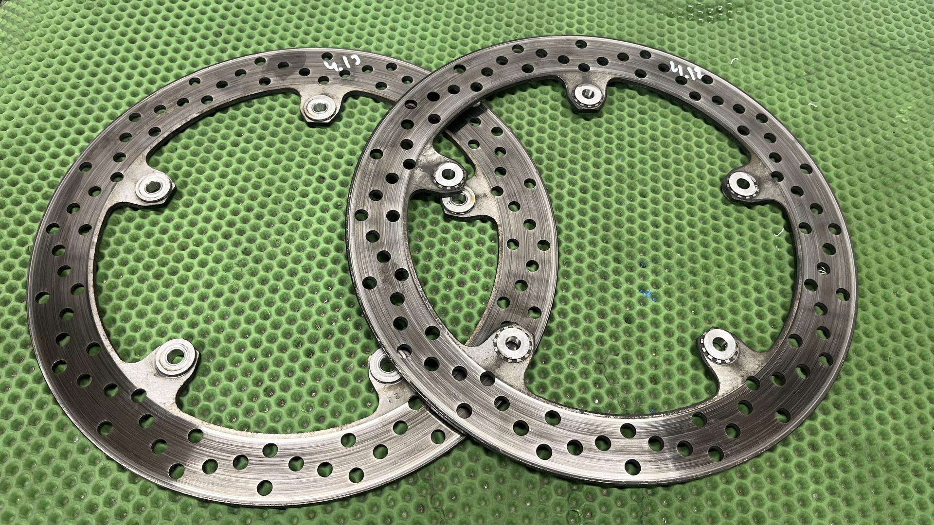 Тормозной диск с заклепками 34117711428
