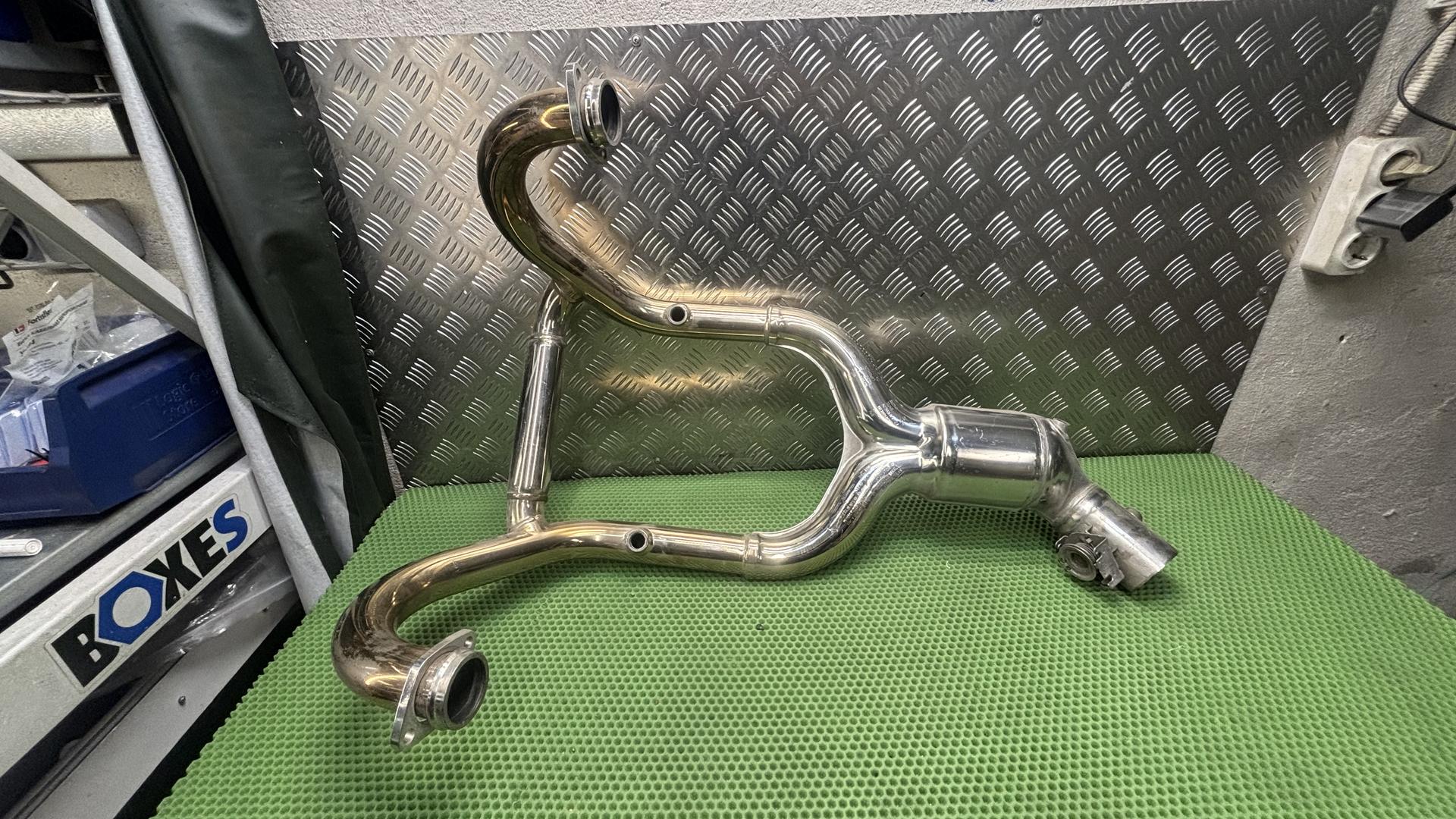 Выпускной коллектор 20+ 18519443107