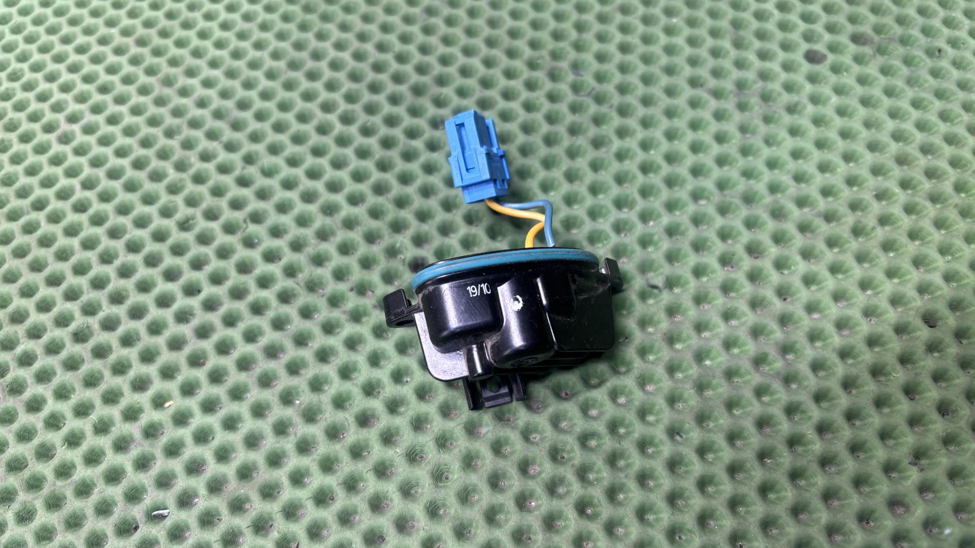 ЭБУ бензонасоса 16148523697