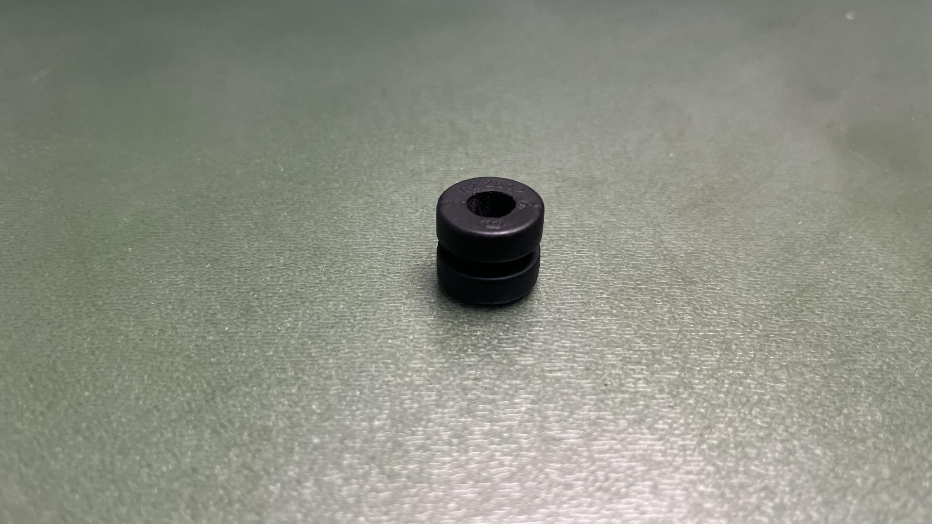 Резиновая втулка 31421235615