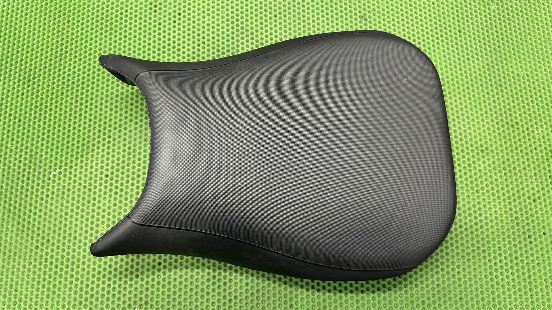 Сиденье переднее с подогревом 52539443820