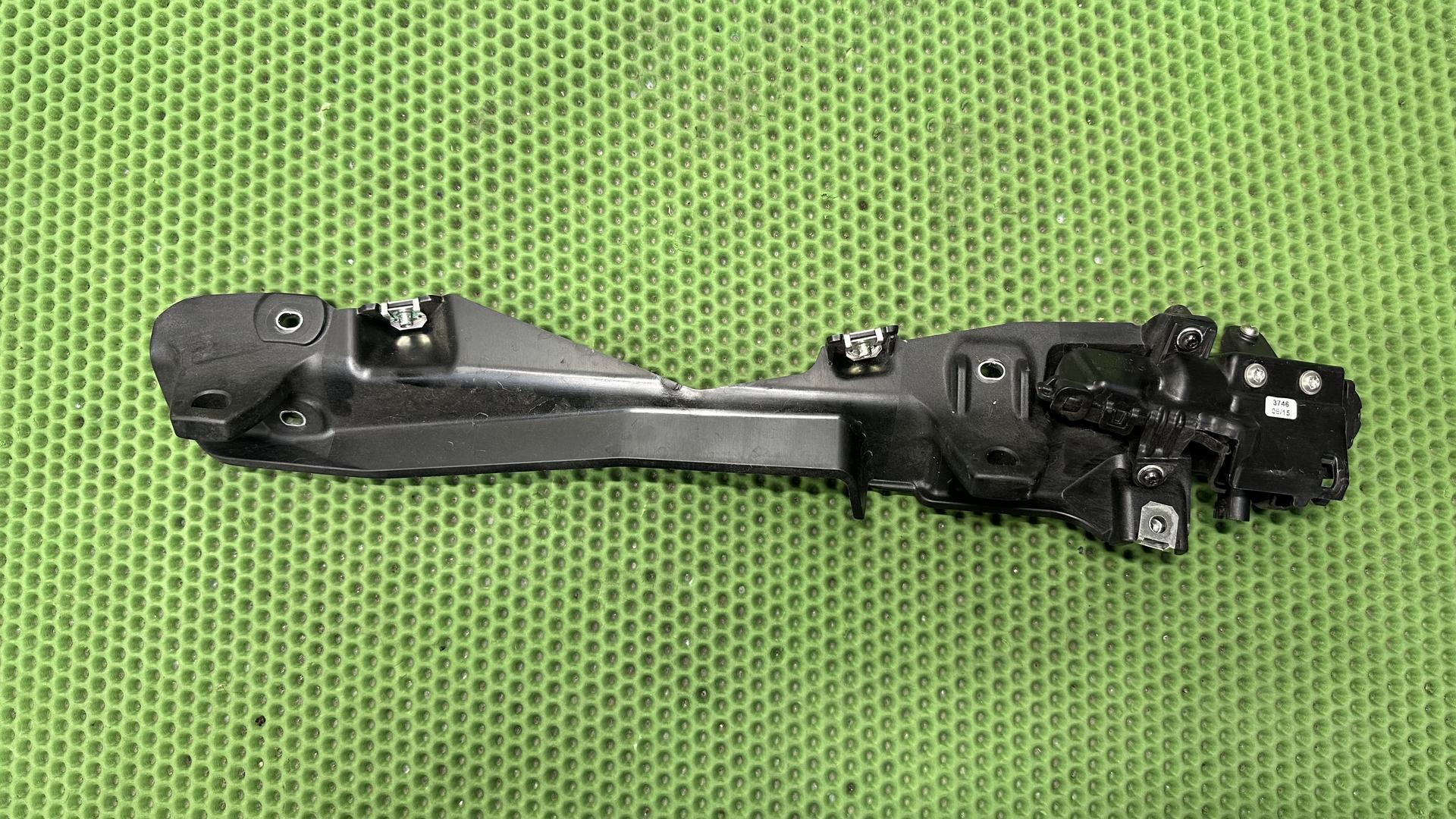 Фиксатор чемодана Л 46547716655