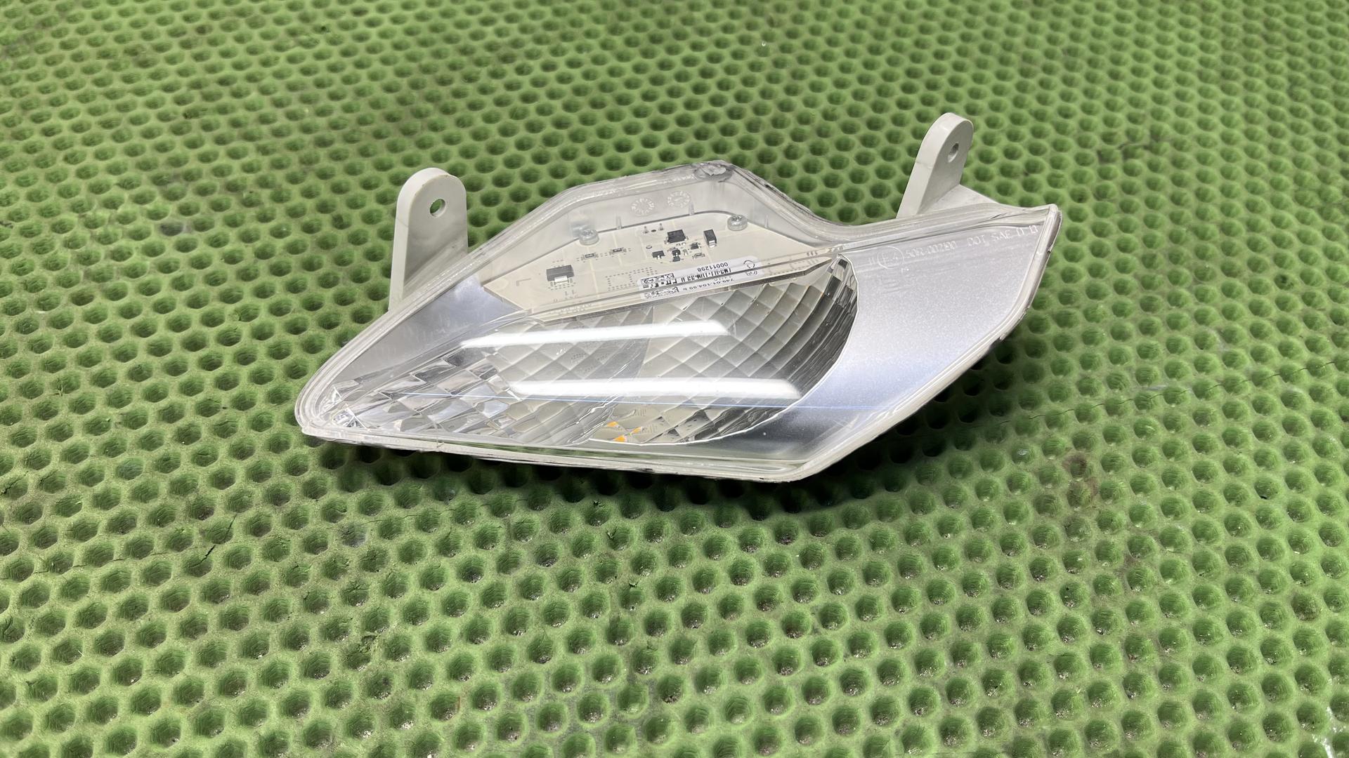 Светод.фонарь указателя поворота Л Пд 63138541625