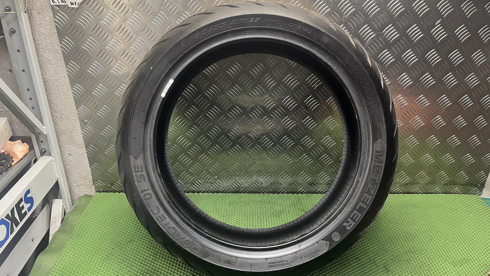 Мотошина Metzeler Roadtec 01 SE 180/55 ZR17 (73W) TL 