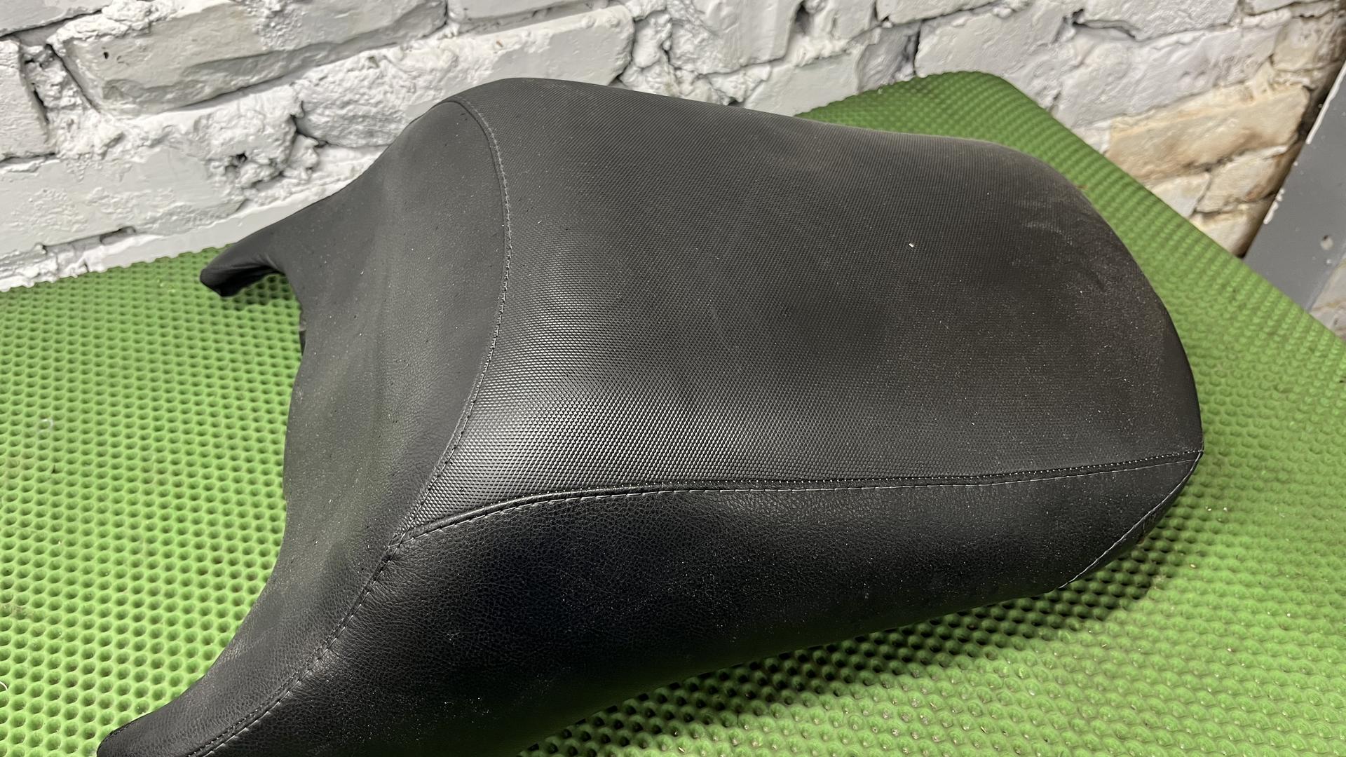 Сиденье с подогревом черное Зд 52537683652