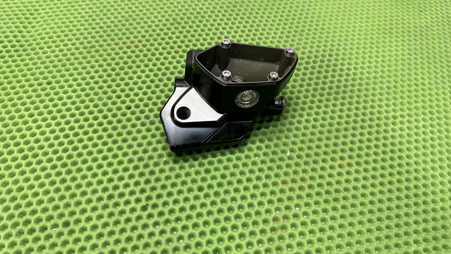 Тормозная машинка переднего тормоза 32728559604