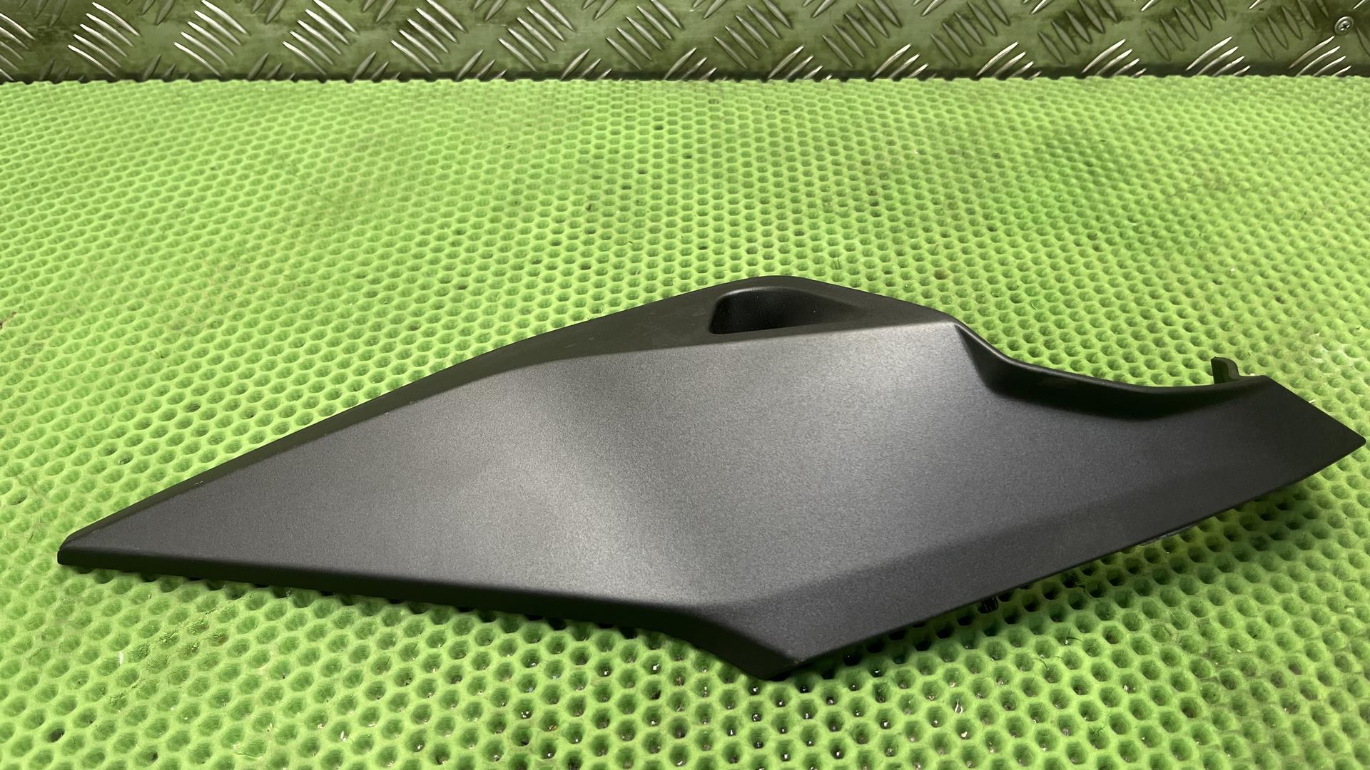 Защита коленей левая R1300RS KA5 46635a6f0b5