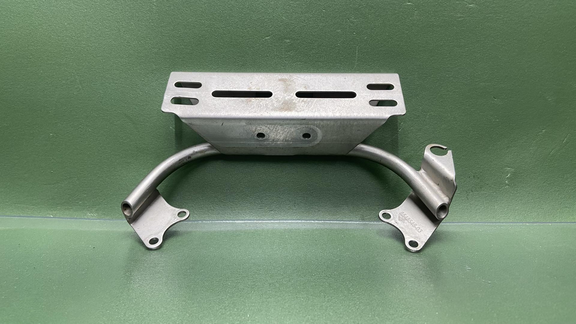 Кронштейн под радиоприемник R1200 / 1250RT (для мотоциклов изготовленных на рынок США) 65158548548