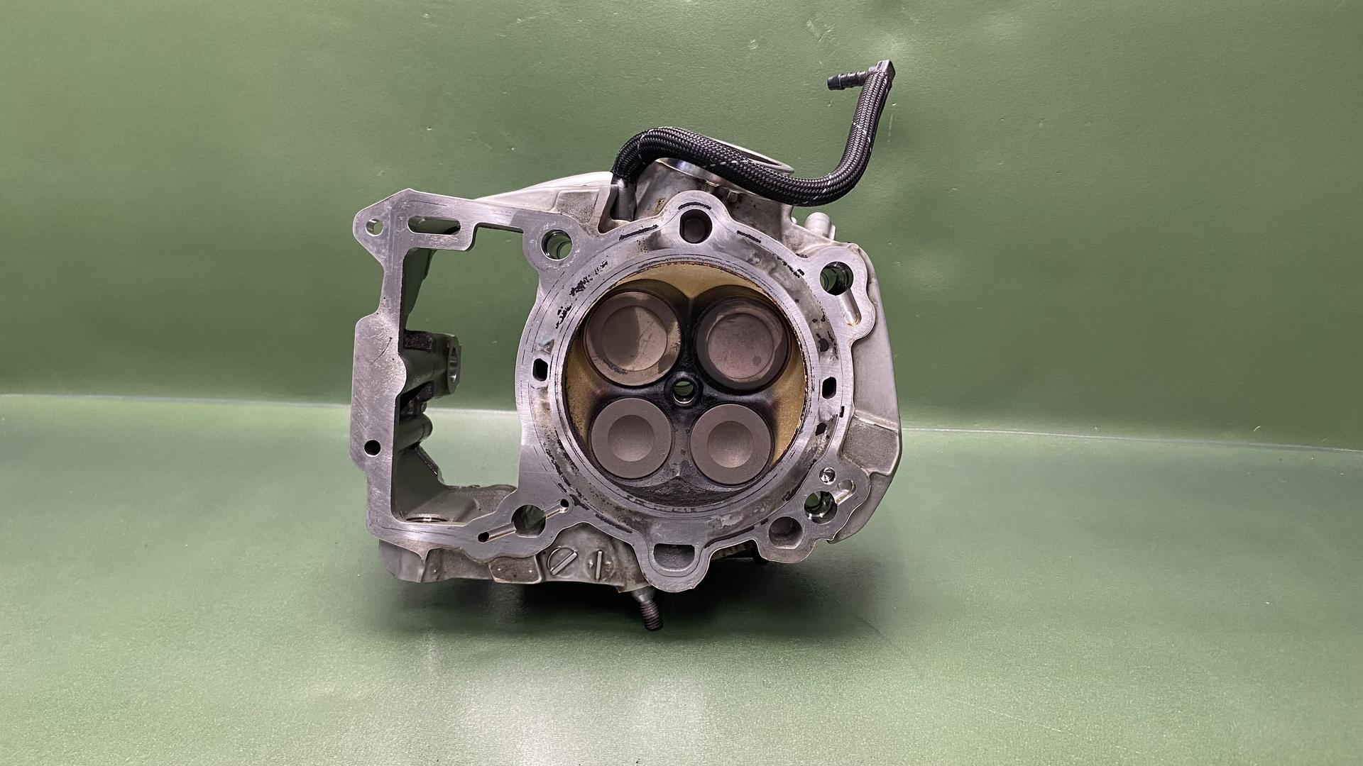 Головка блока цилиндров серебристая Л 11128546329