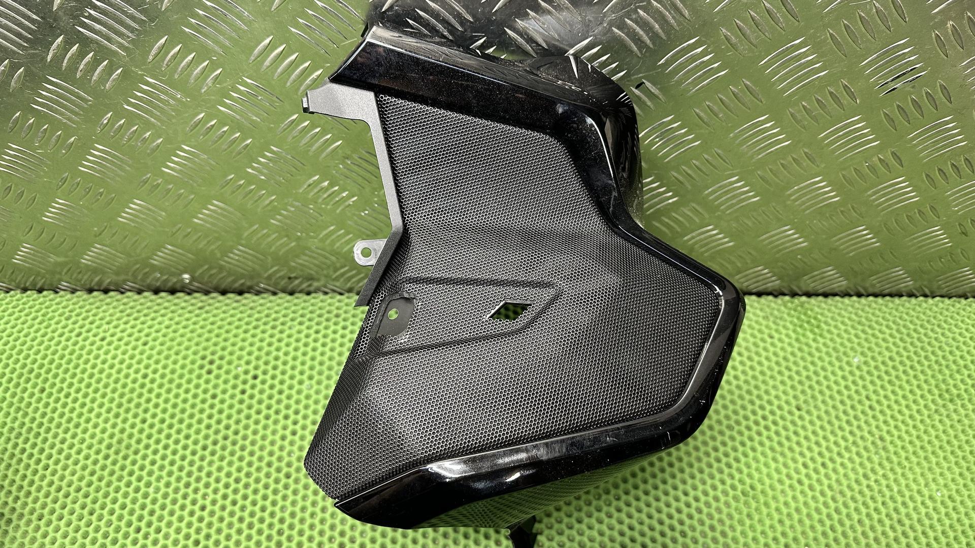 Защита рук правая K1600 GT/GTL/B рест. (с 2022 г.) 46637924142