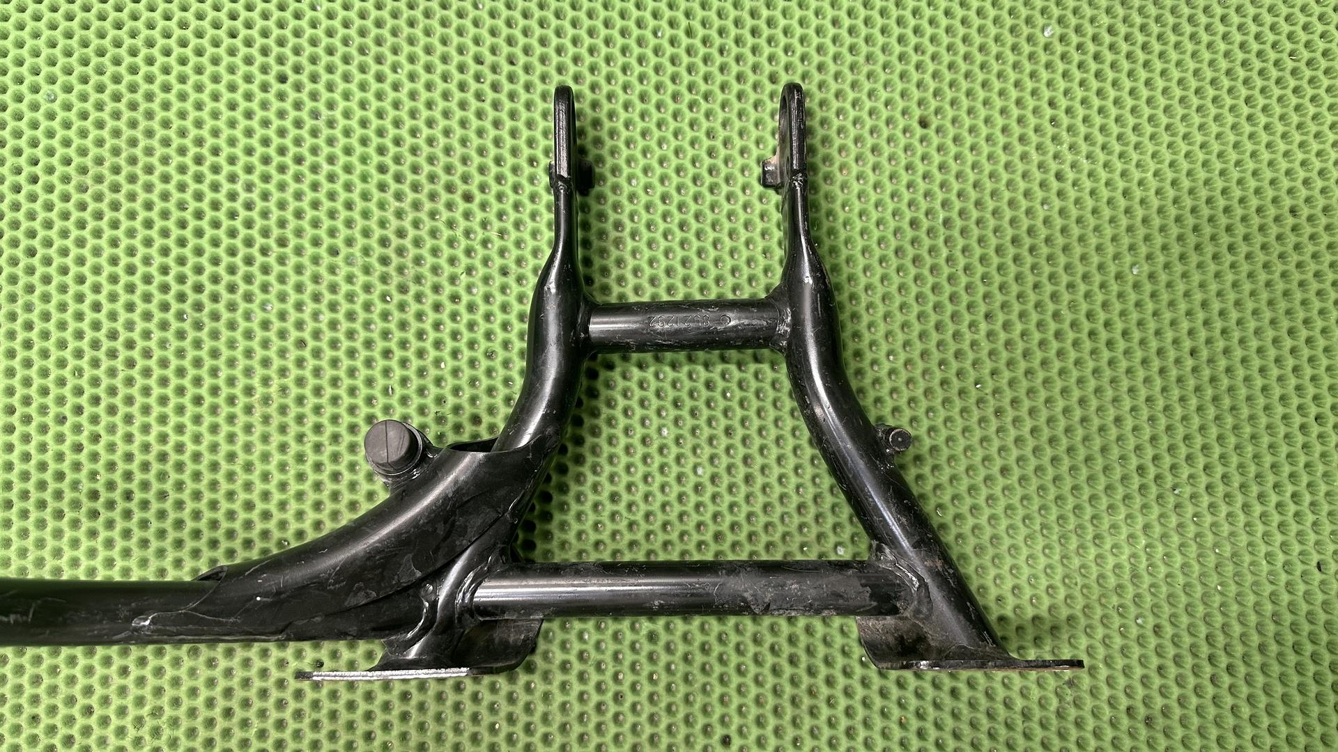 Центральная подставка 46528522559