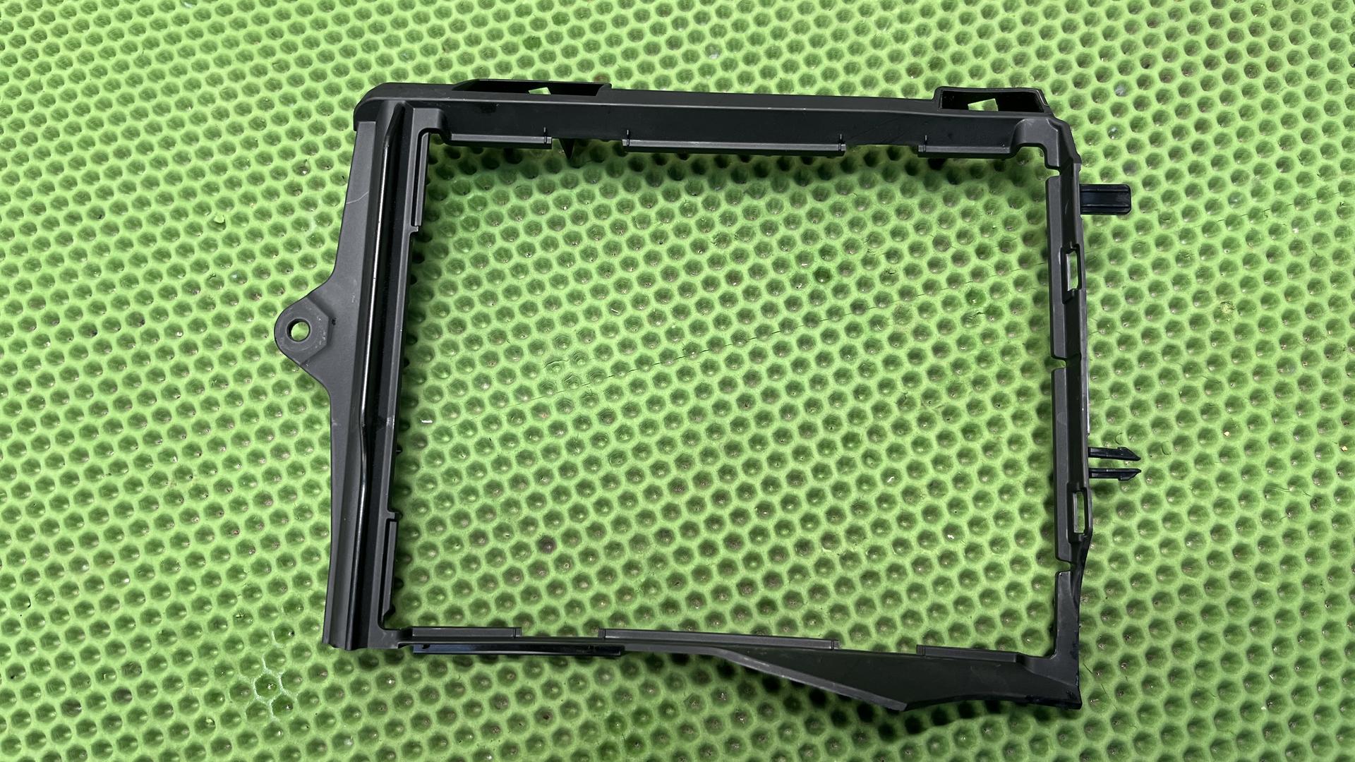 Воздуховод радиатора правый R1300GS KA1 46631541478