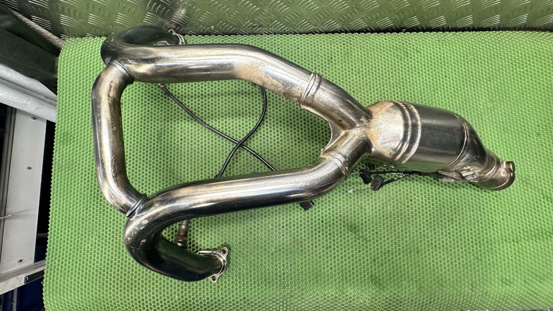 Выпускной коллектор R1250xx K50-54 хром. 18518559520