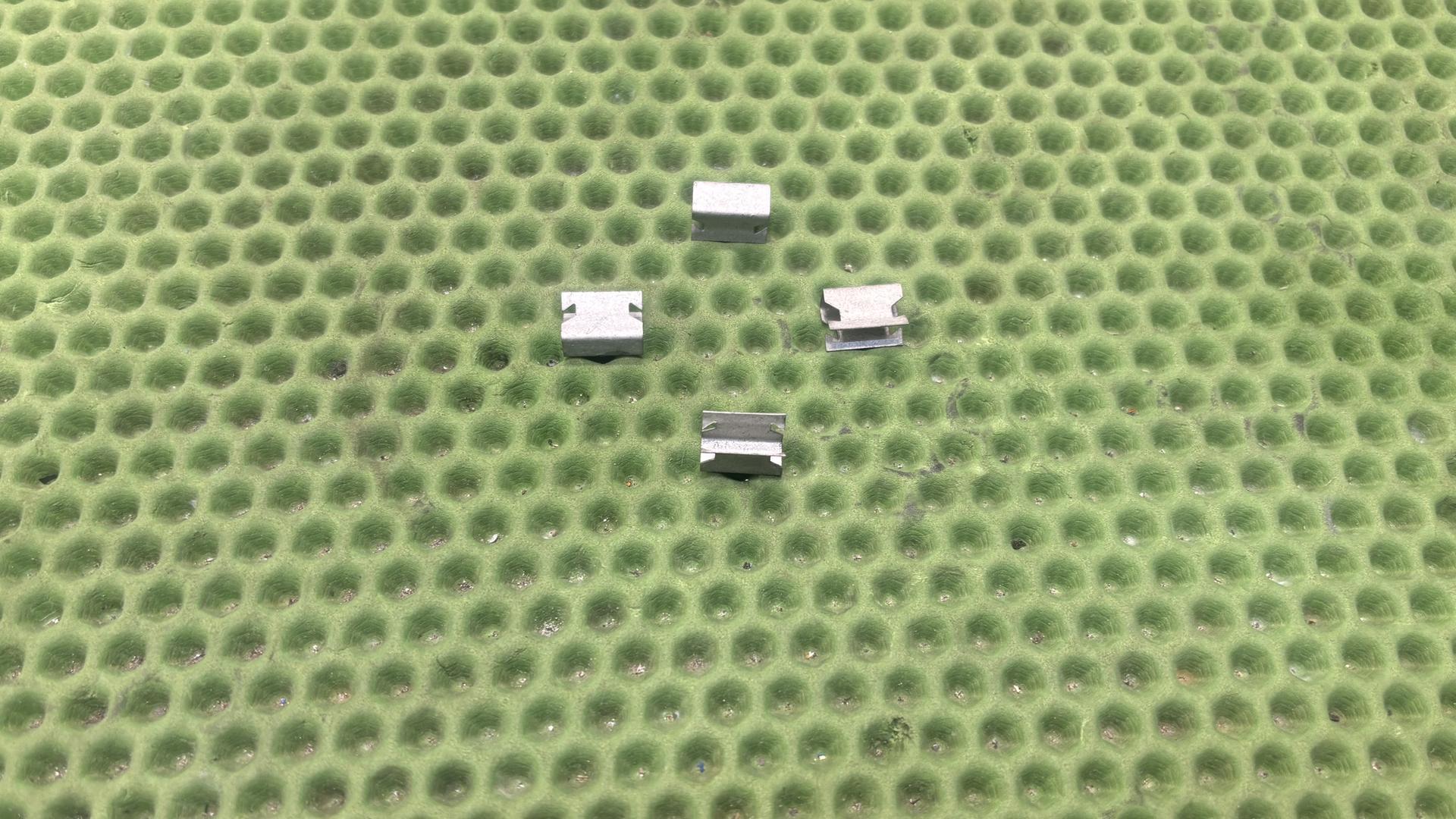 Скоба крепления пластика 46638521396