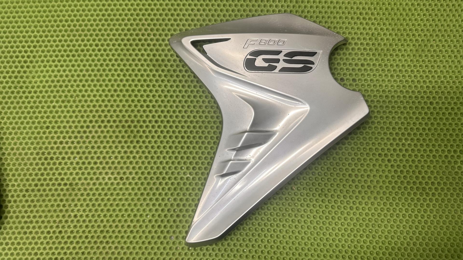 Боковая накладка левая хром. F800GS K72 46638554367