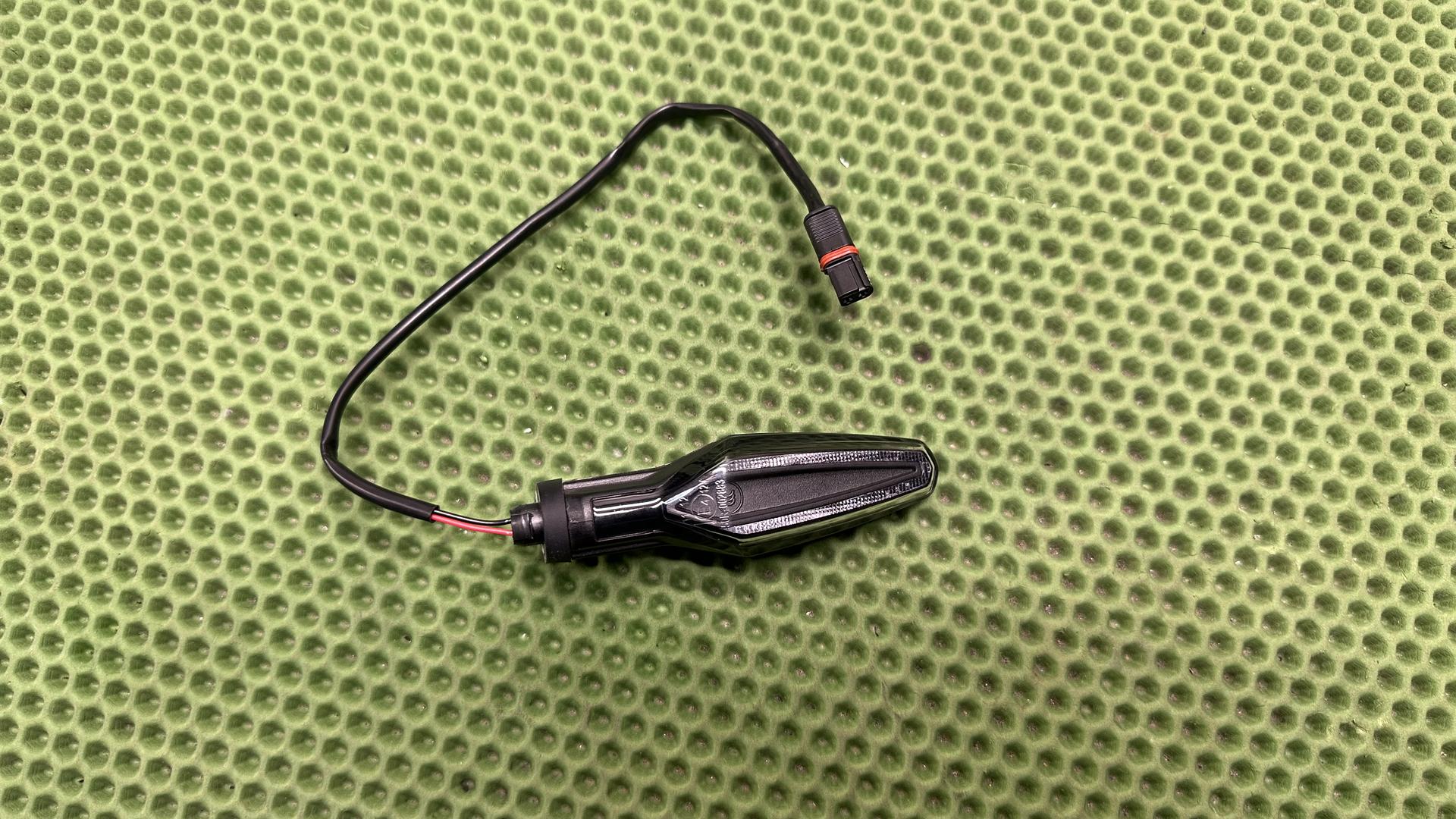 Светодиодный указатель поворота 63138557188