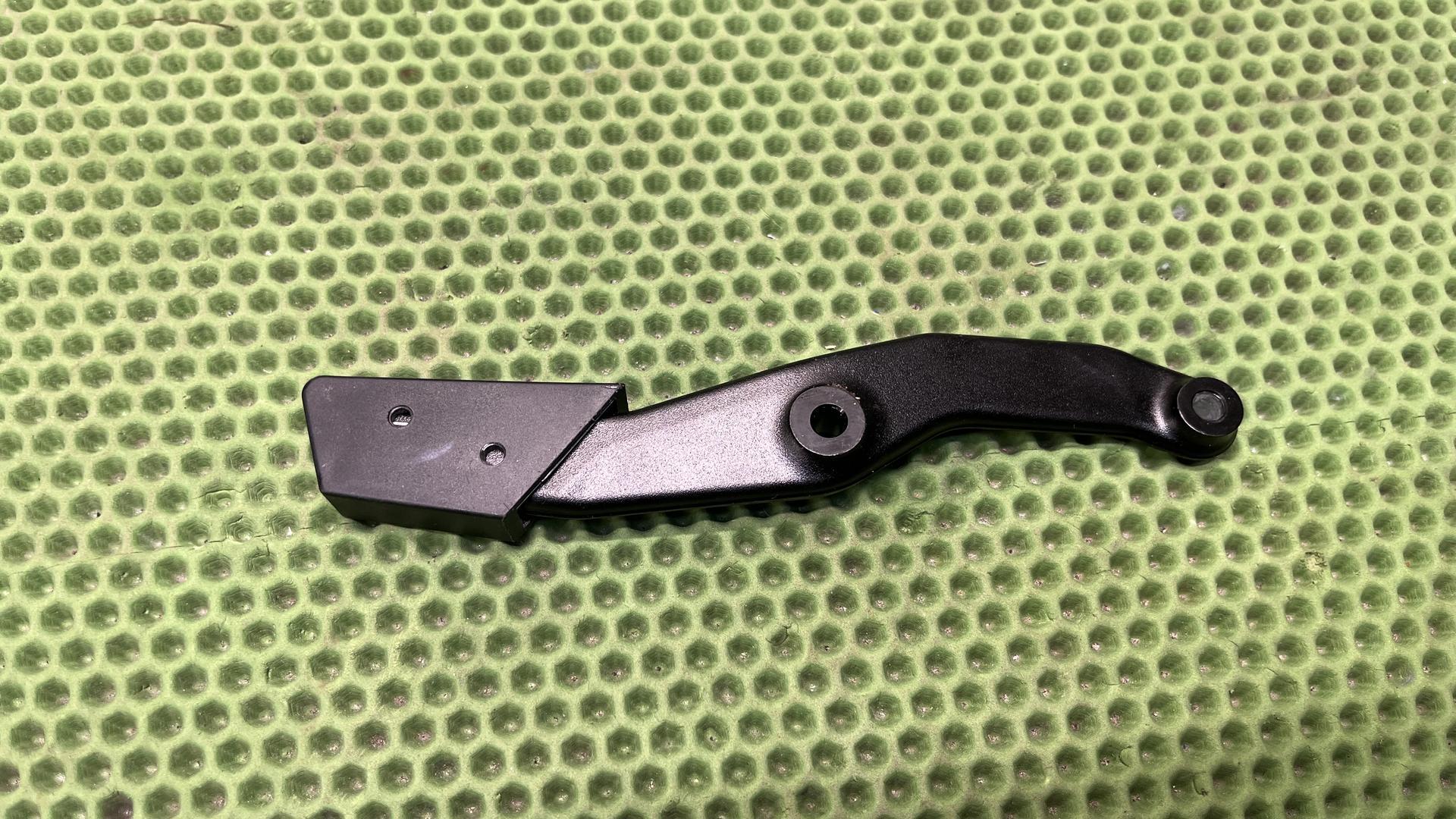 Кронштейн левого кофра R1300GS KA1 46717923483