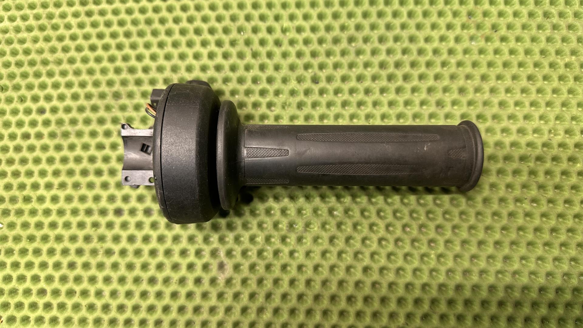 Электронная ручка газа 61318522472