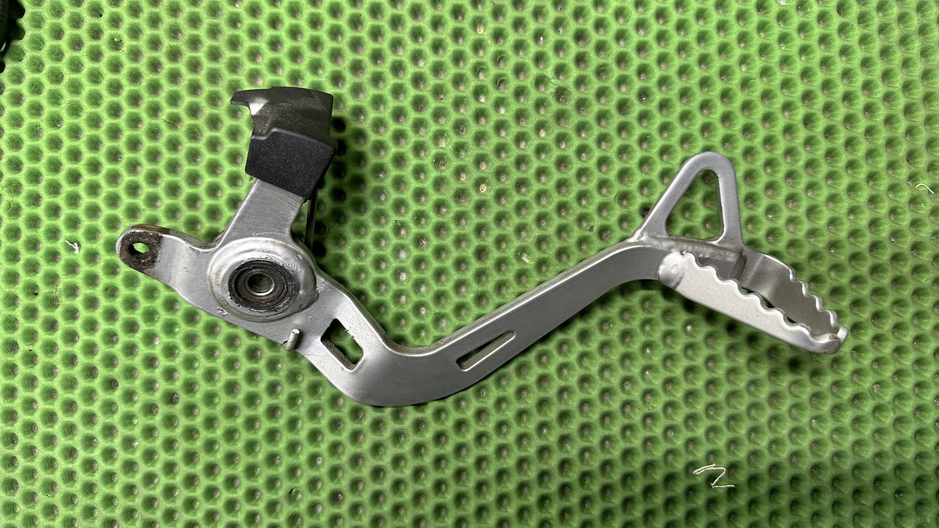 Педаль тормоза 35217695901