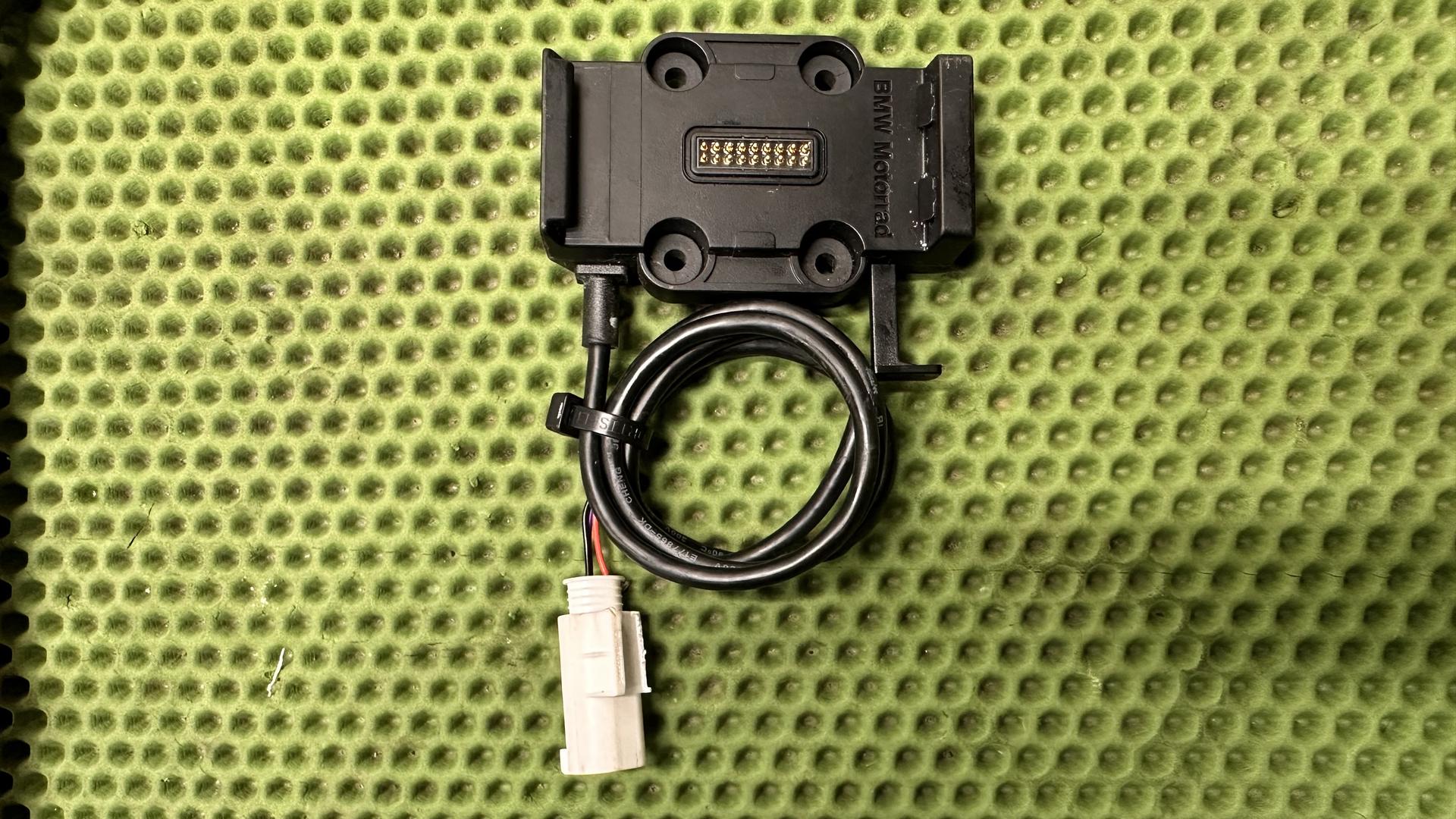 Держатель навигатора 65908354256