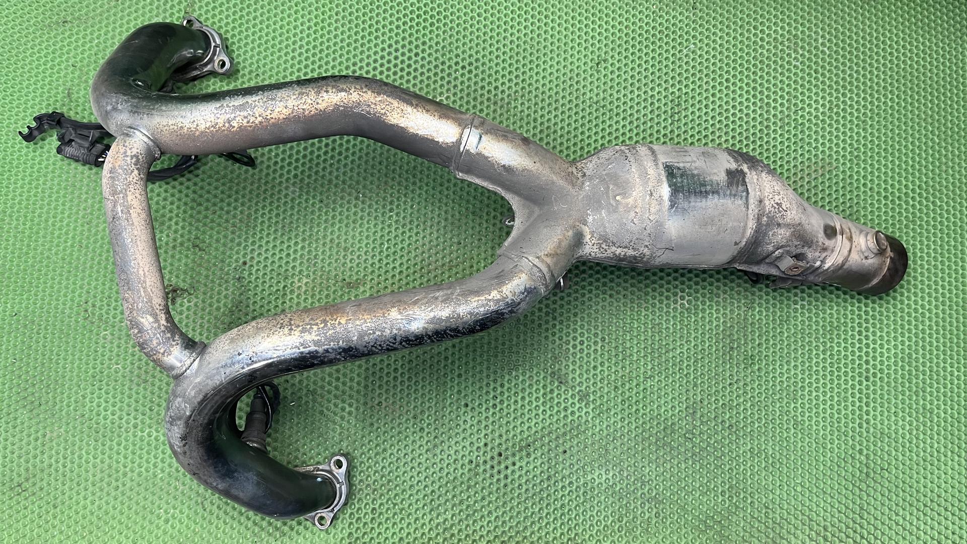 Выпускной коллектор R1250xx K50-54 хром. 18518566947