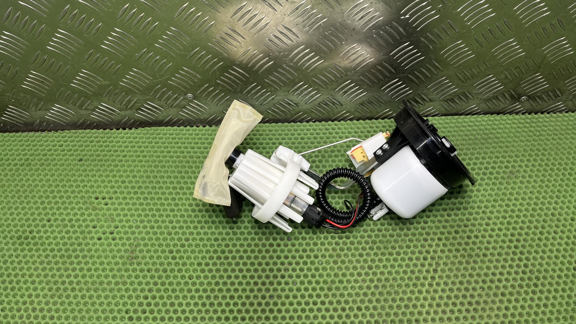 Узел топливного насоса 16148393577