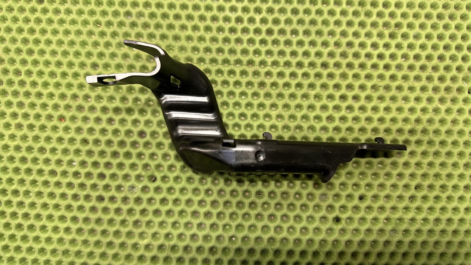 Кабелепровод айрбокса R1300GS/GSA/RT KA1-3 61137924988