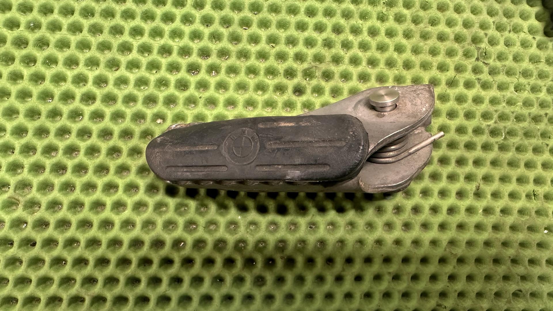 Подножка водителя левая 46711242017