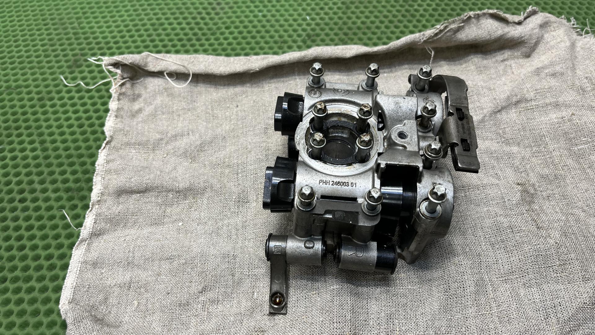 Опорный кронштейн распредвала П 11337708466