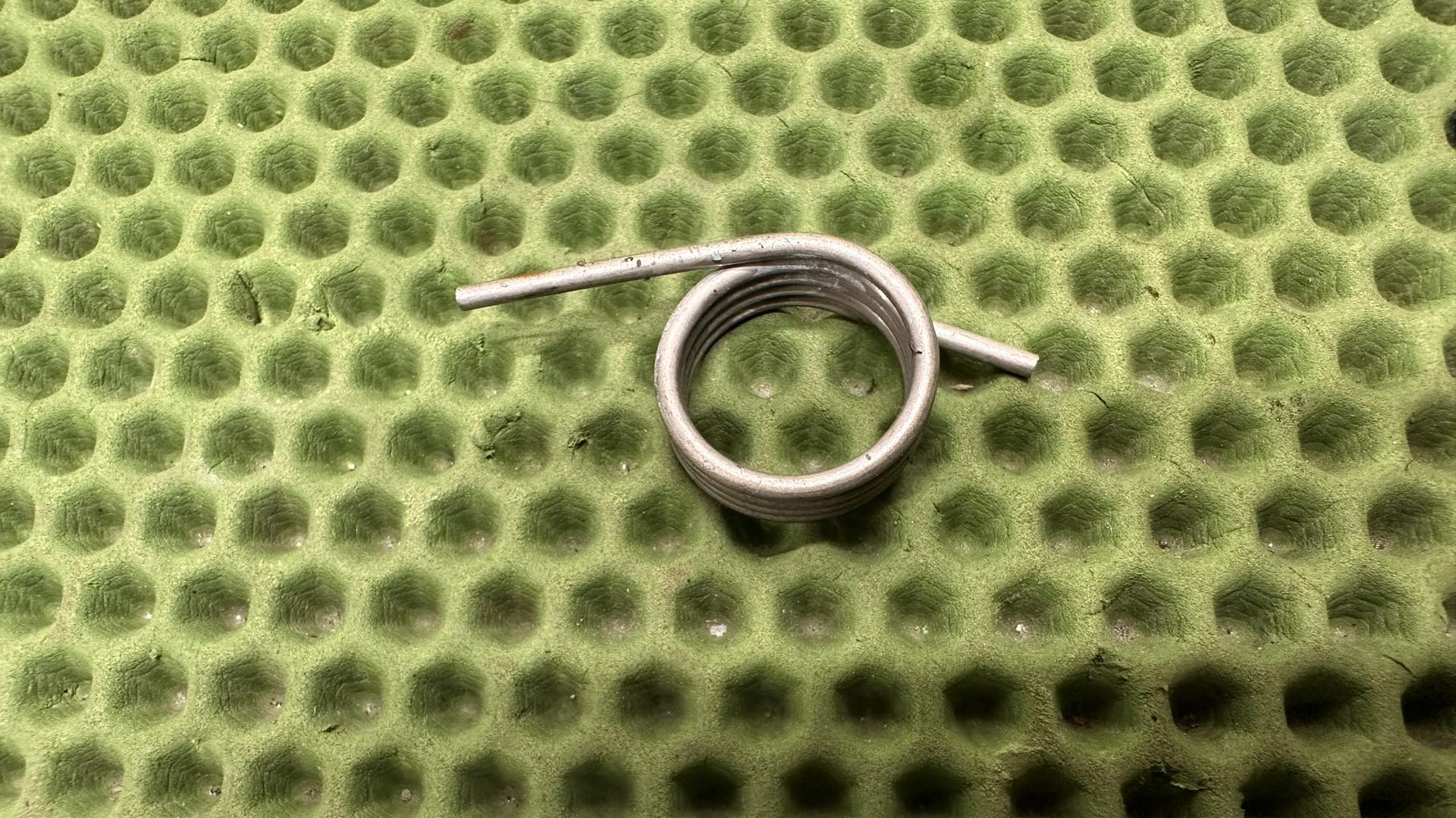 Торсионная пружина 46718526107