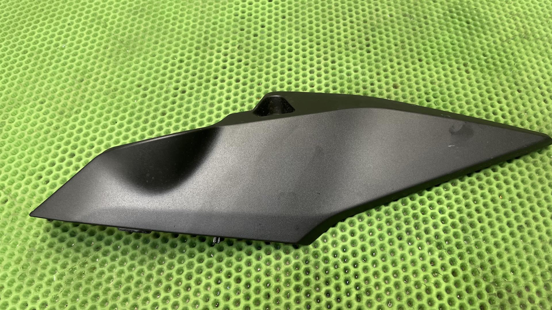 Защита коленей правая R1300RS KA5 46635a6f0b6