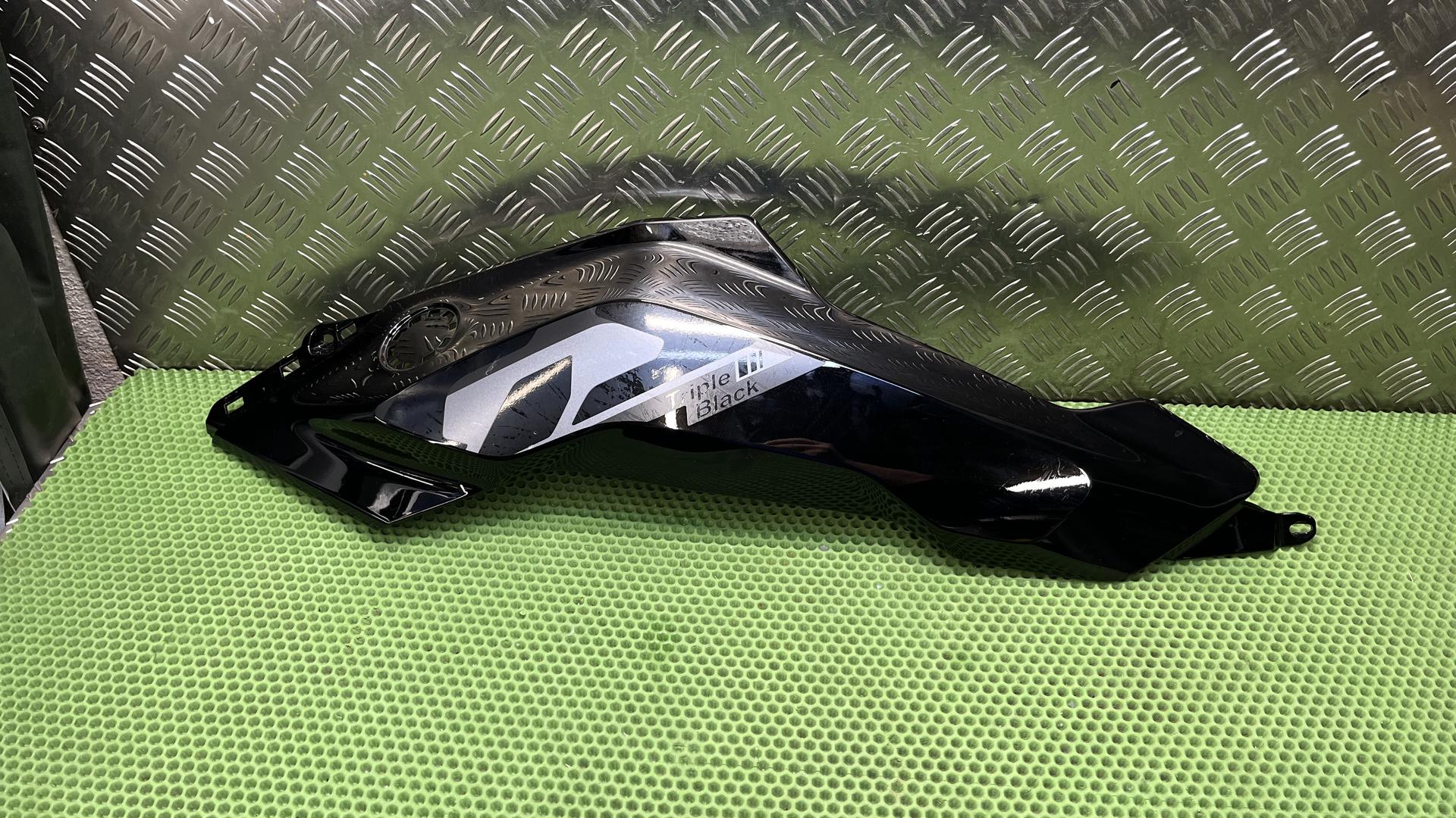 Боковая облицовка левая R1300GS KA1 46631541485