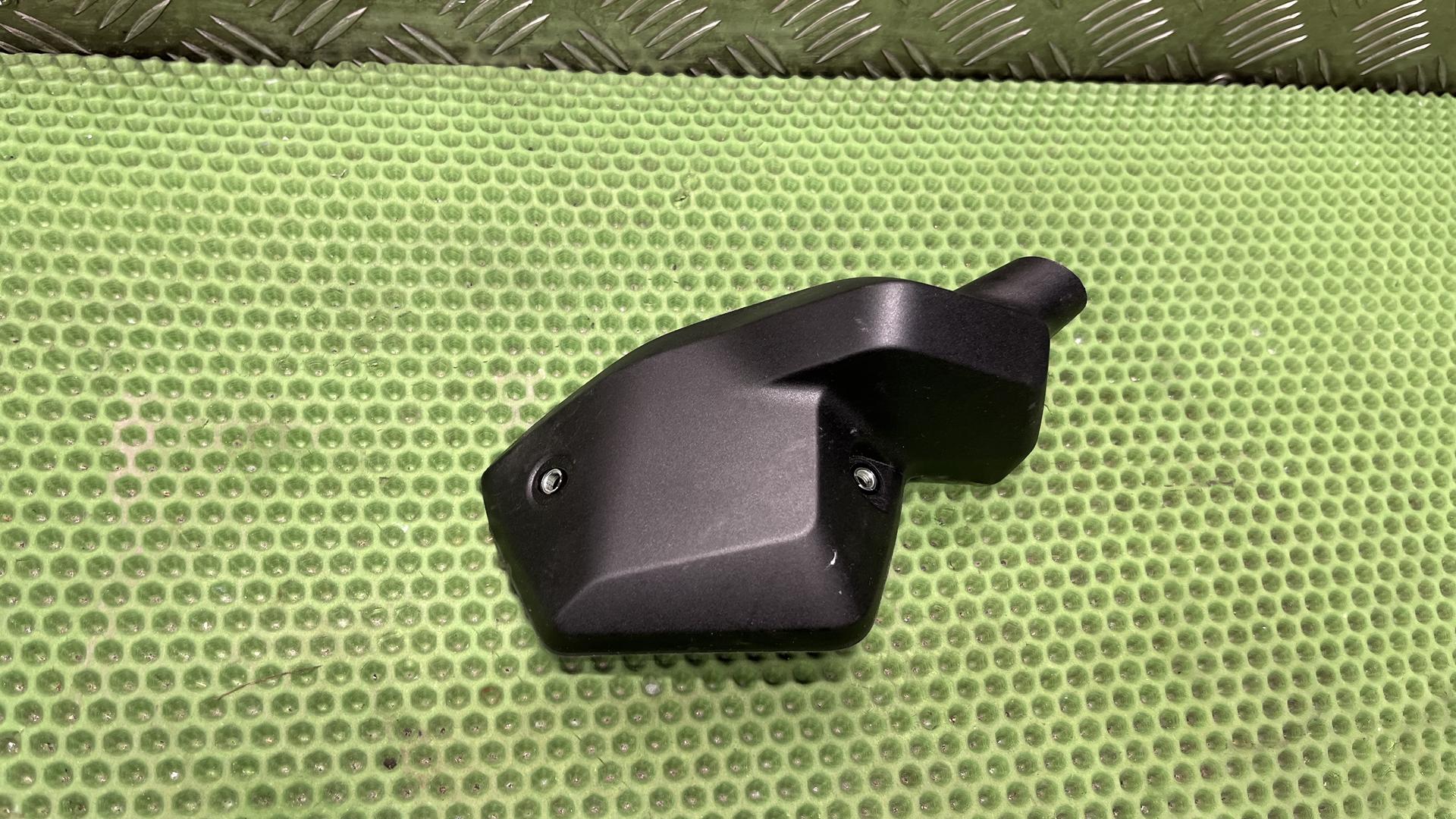 Накладка форсунки левая R1300GS/GSA/RT/R/RS KA1-5 11127105487