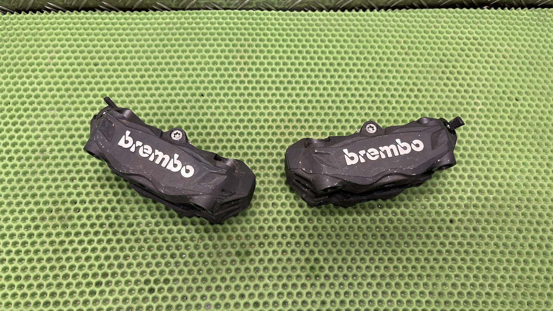 Комплект передних суппортов для R1200/1250 Чёрные 