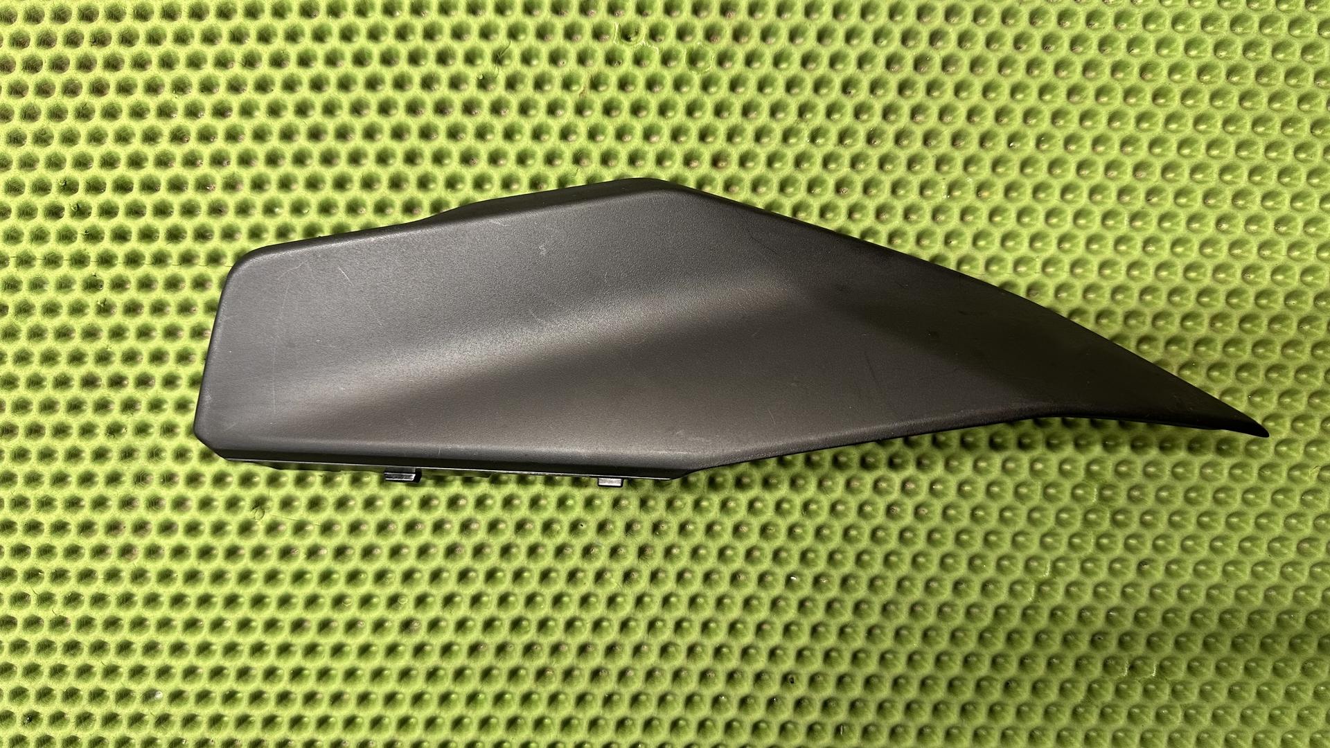 Защита коленей правая R1300GS KA1 46631541496